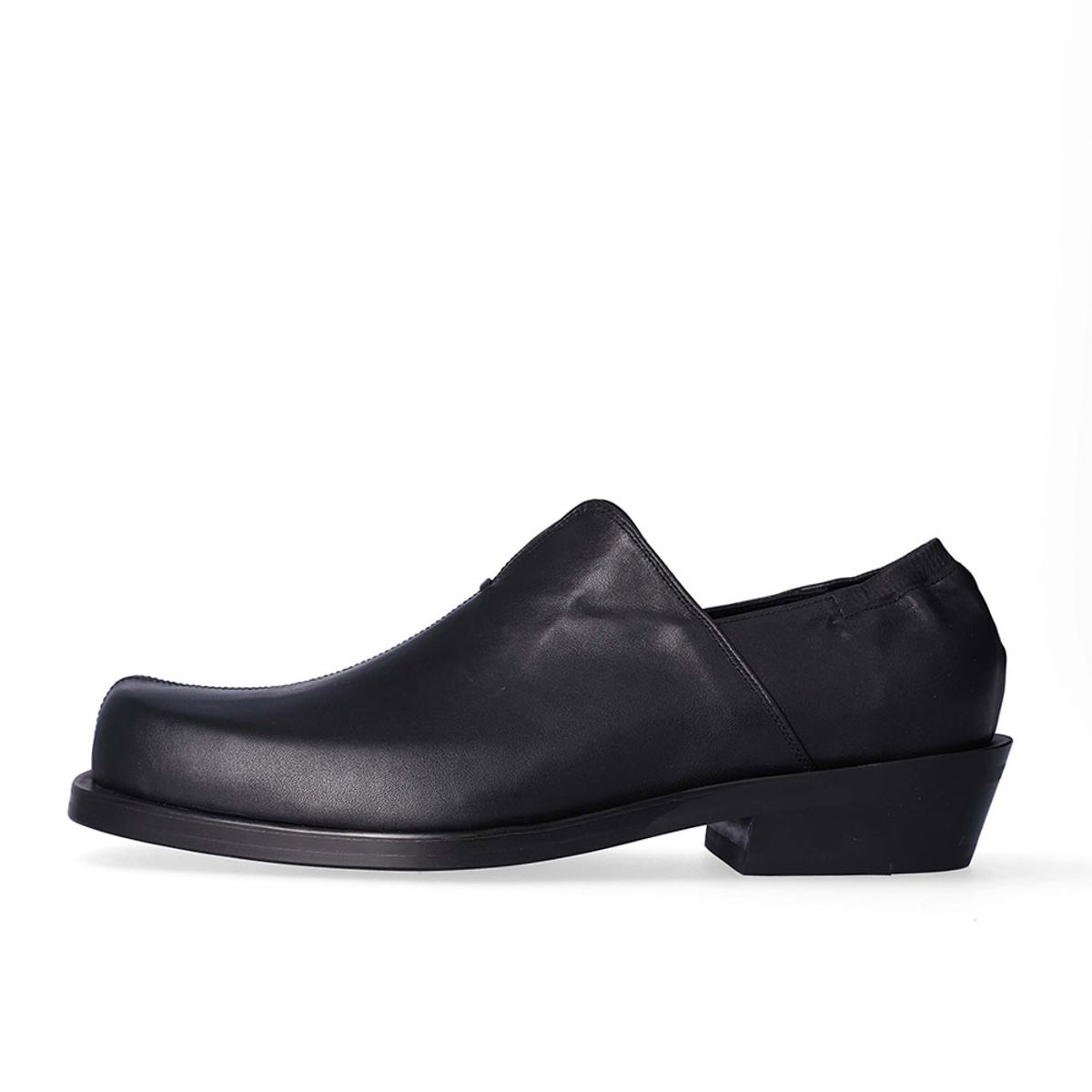 누스미크(NUOSMIQ) NUJAN Slip-Loafers Black