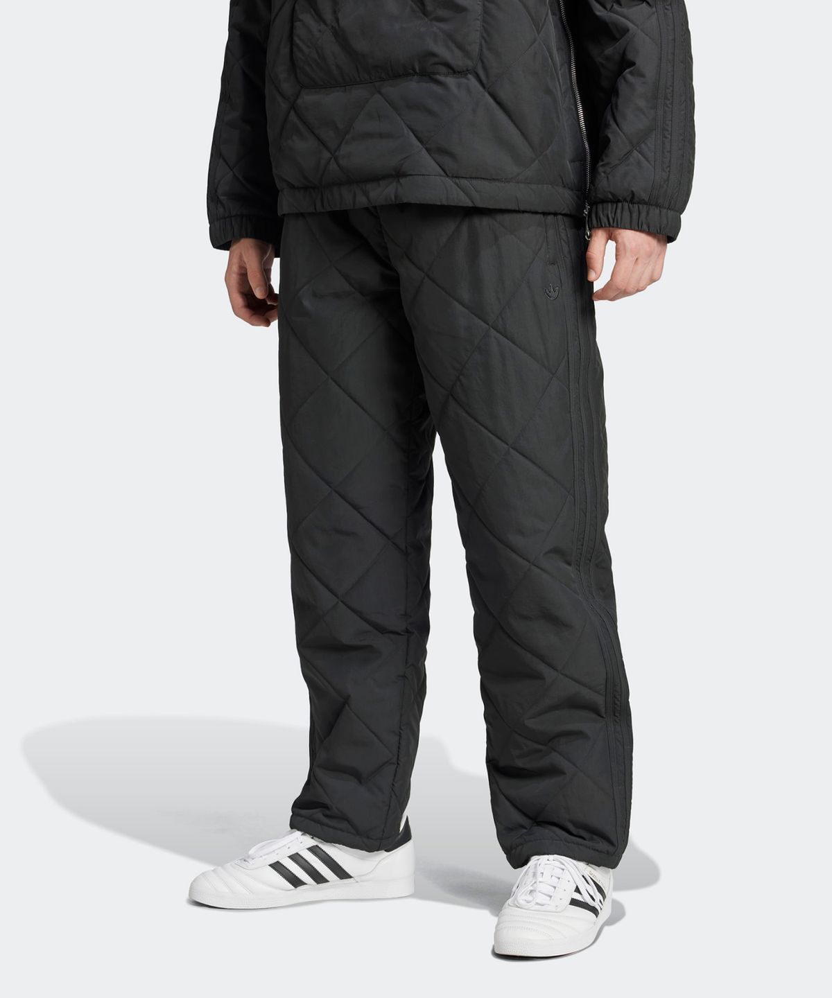 아디다스(ADIDAS) 프리미엄 에센셜 퀼티드 팬츠 - 블랙 / IW0991