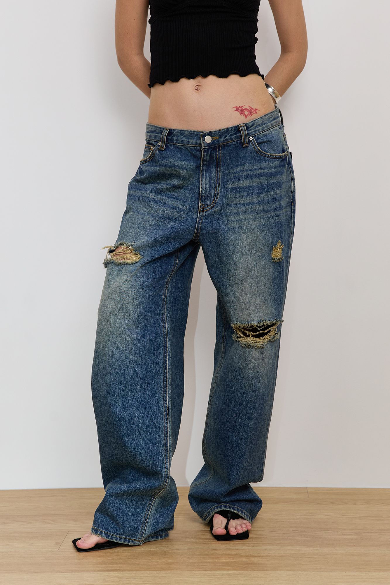 [TOOMUCHTAX] LOW RISE LOOSE-FIT DAMAGED JEANS /追跡付 MUSINSA | TOOMUCHTAX Low rise loose fit damage jeans ice blue