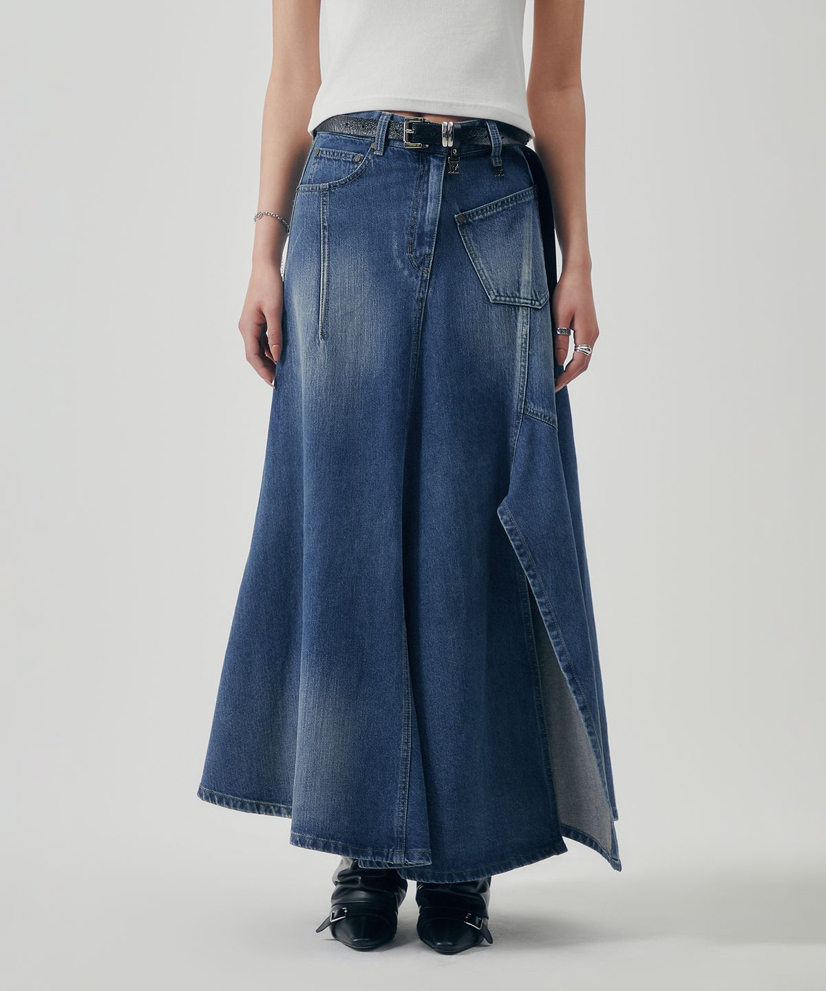 트리밍버드(TREEMINGBIRD) Panel Line Denim Flare Skirt [ Blue ]