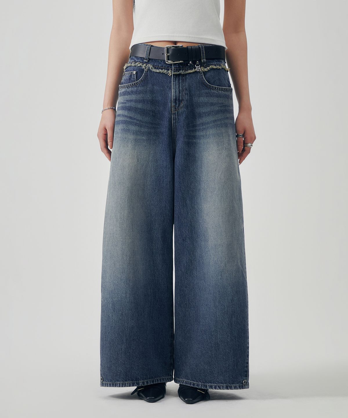 트리밍버드(TREEMINGBIRD) Two-way Fit Balloon Denim Pants [ Dark Indigo ]