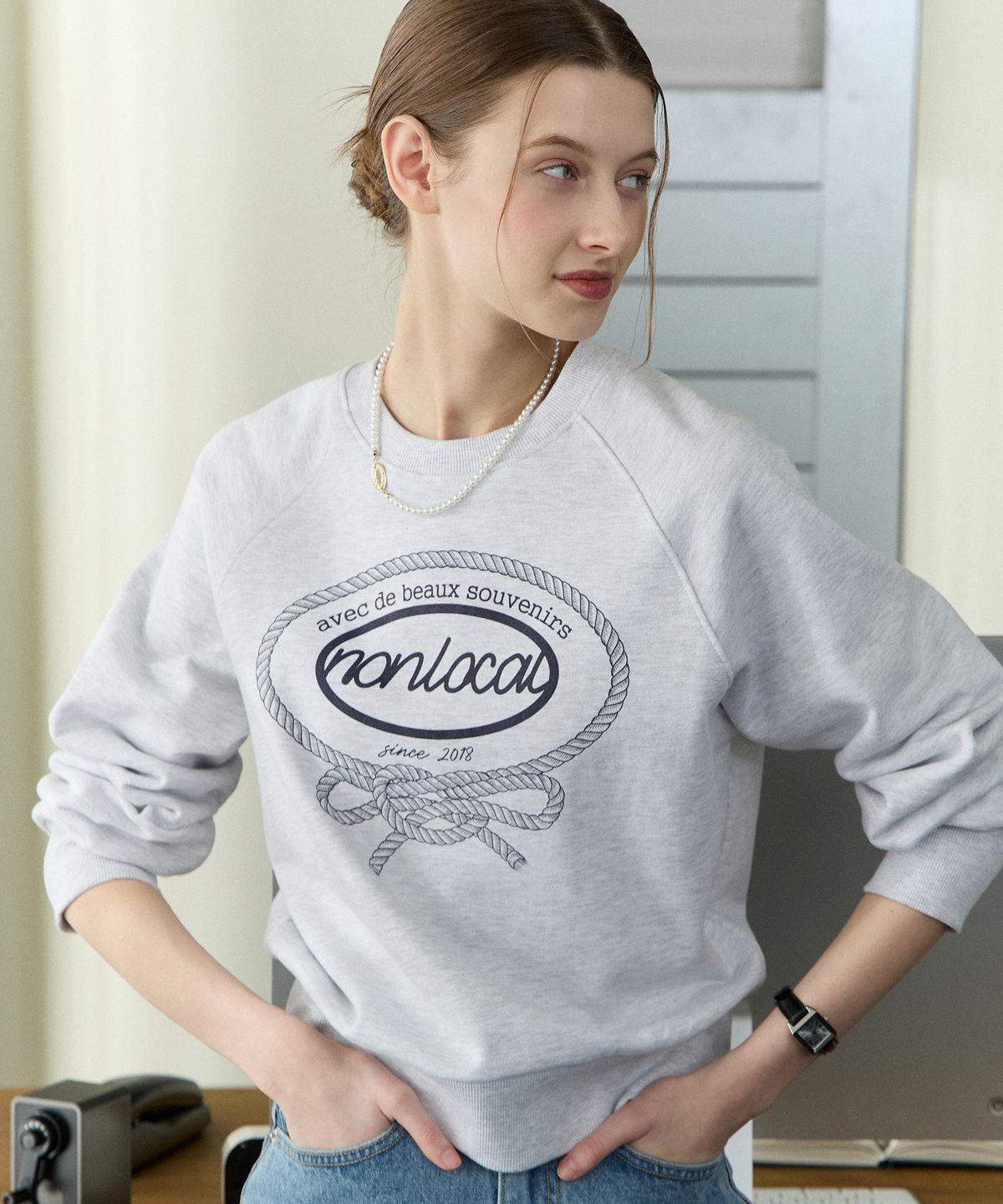 논로컬(NONLOCAL) Ribbon Rope Print Sweatshirt - Light Grey