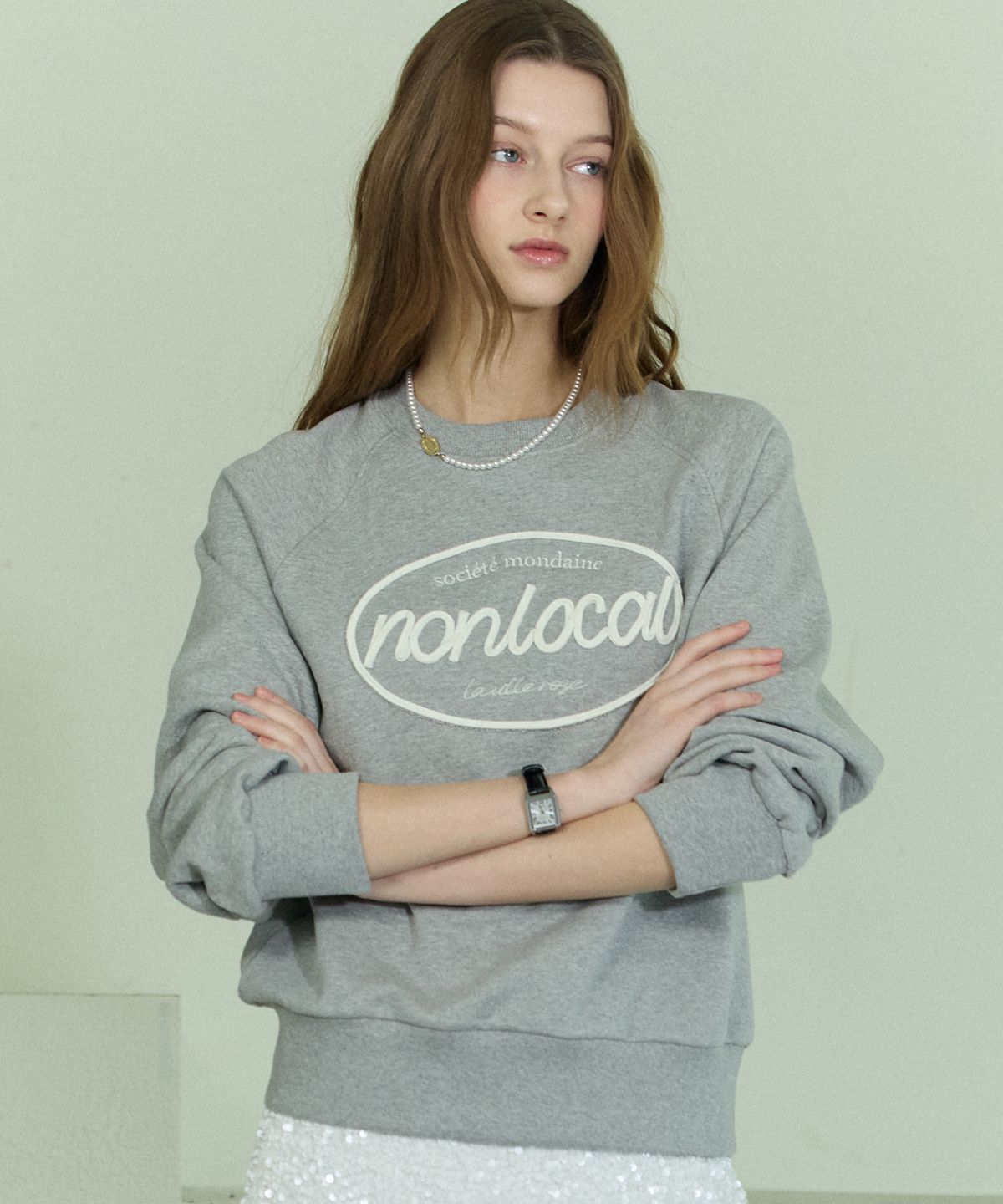 논로컬(NONLOCAL) String Craft Applique Sweatshirt - Melange Grey
