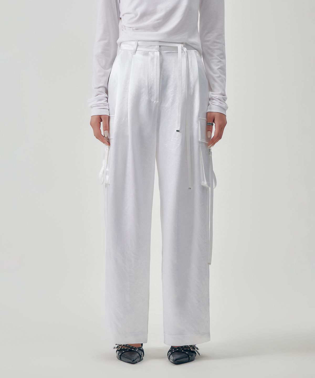 트리밍버드(TREEMINGBIRD) Soft Satin Out-Pocket Pants [ White ]