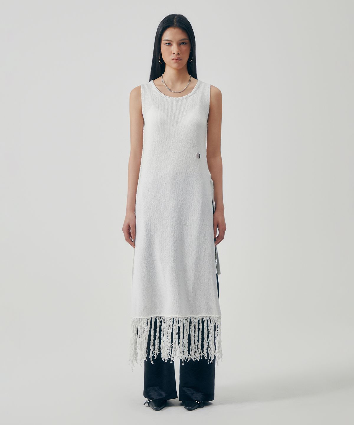 트리밍버드(TREEMINGBIRD) Fringe Flow Sleeveless Knit One-piece [ White ]