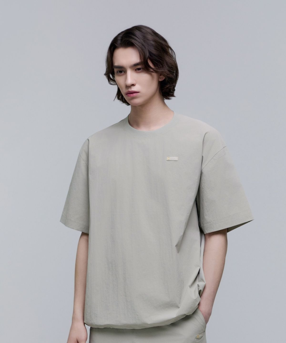 내셔널지오그래픽(NATIONALGEOGRAPHIC) N252UTS840 아델리 경량 우븐라운드 반팔 티셔츠 AGATE GREY