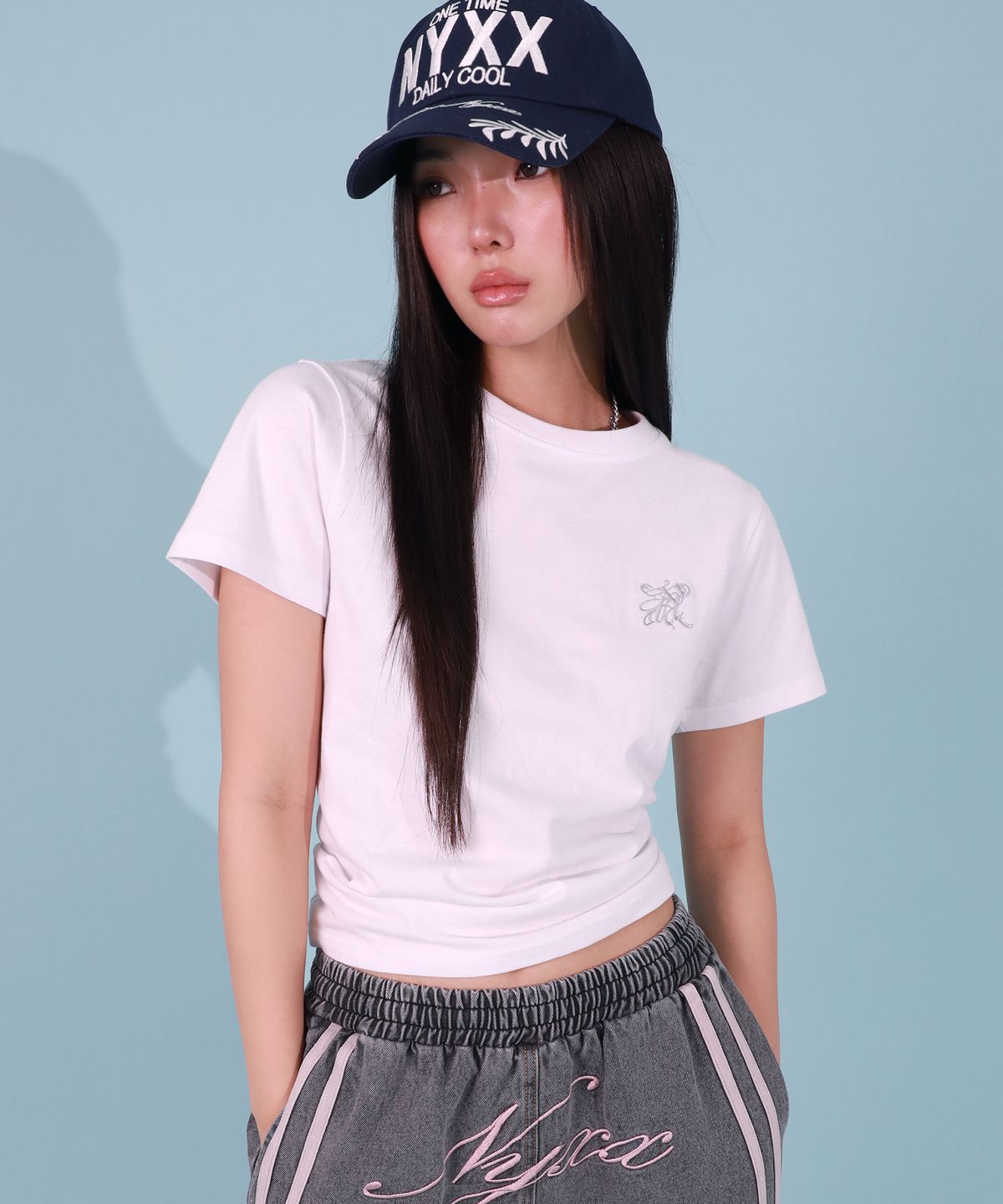 엔와이엑스엑스(NYXX) EMBLEM LOGO TEE WHITE