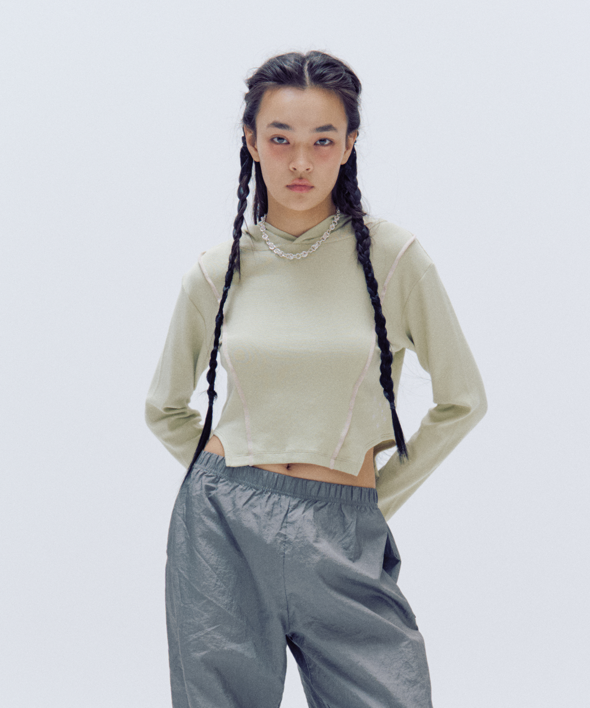 트립샵(TRIPSHOP) 스티치 크롭 후디