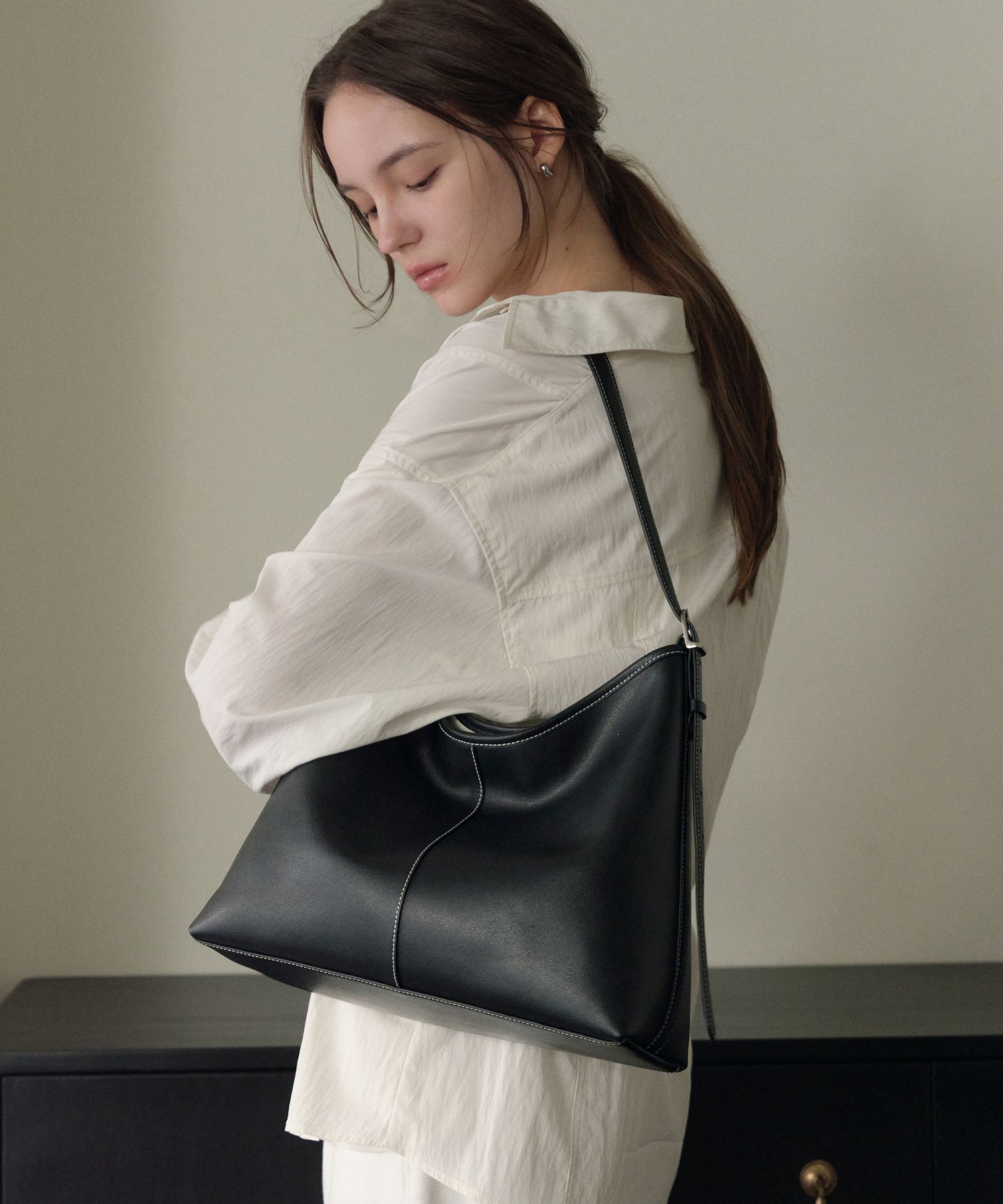 【無料配送】 ★ OSTKAKA ★ Palette Shoulder Nylon MUSINSA公式 | OSTKAKA Palette Shoulder Black