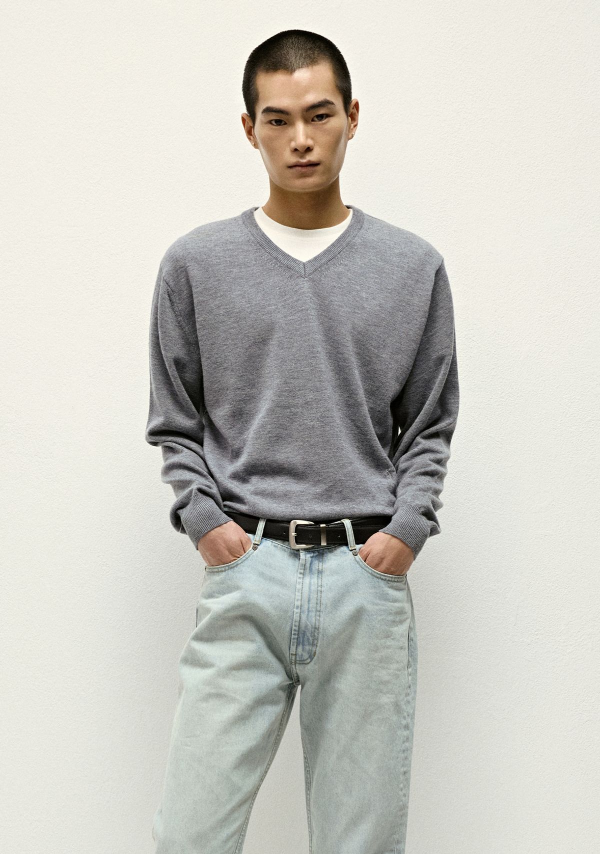 세비지(SAVAGE) V Neck Knit - Grey