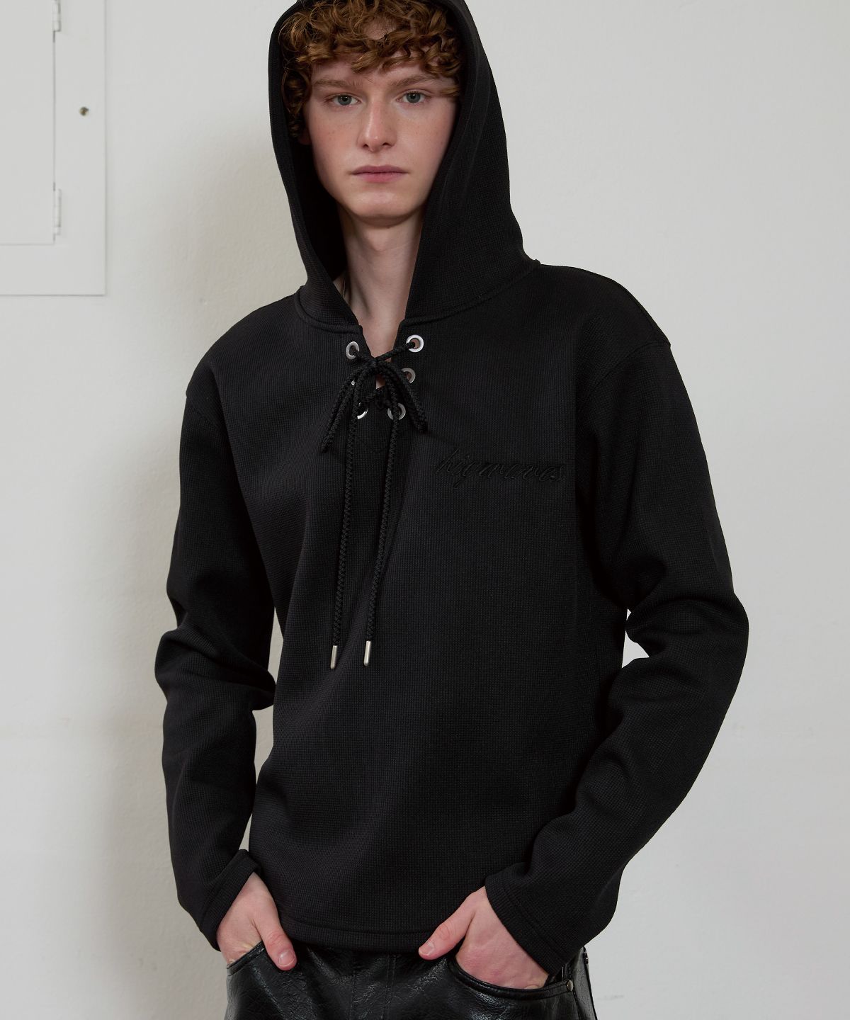 이에스씨 스튜디오(ESC STUDIO) eyelet waffle hoodie(black)