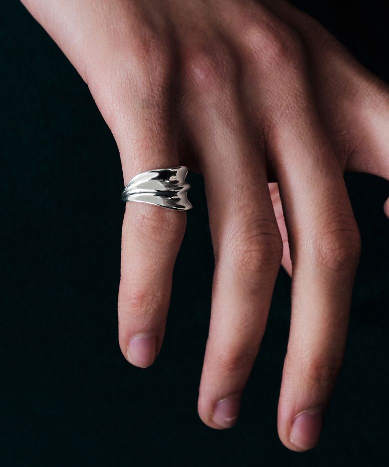 NP032 Bold Wavy Open Pinky Ring