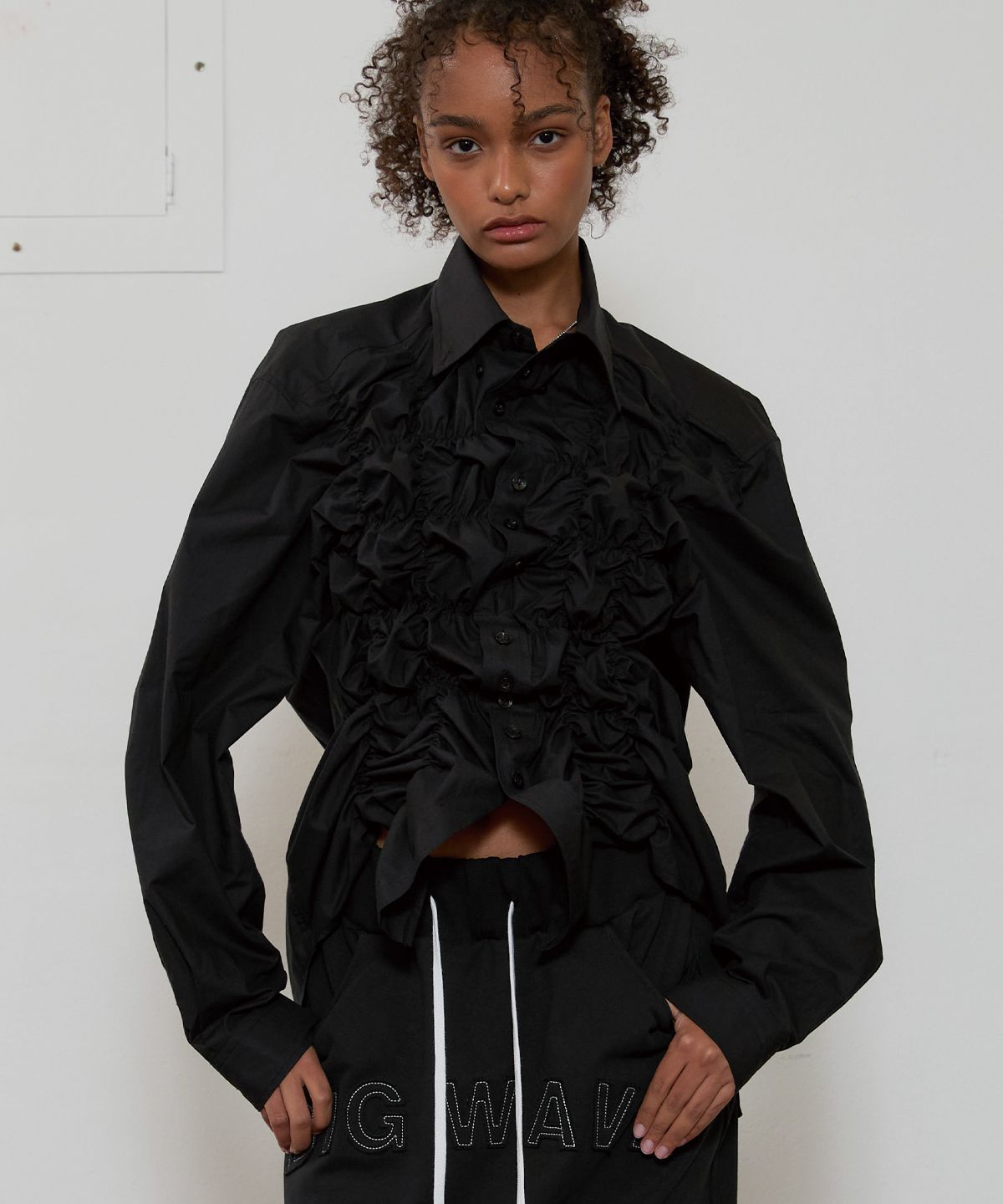 【ESC STUDIO】25SS★ shirring long sleeves shirt MUSINSA | ESC STUDIO shirring long sleeves shirt(black)