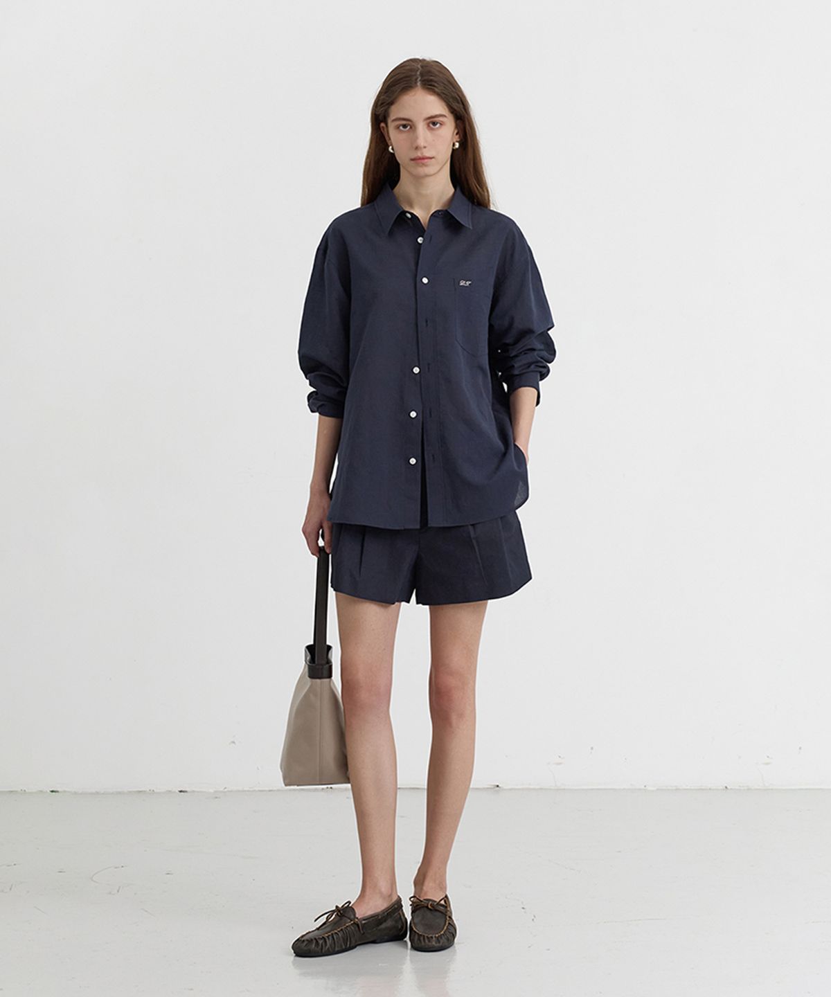 던스트(DUNST) DOUBLE PLEATED COTTON-LINEN SHORTS_UDPA5B231_NAVY