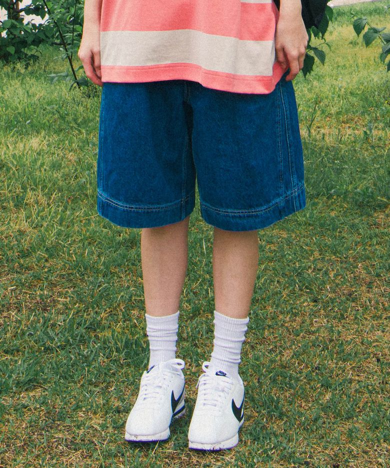 (WOMAN) Denim Bermuda Pleated Pants (Mid Blue)