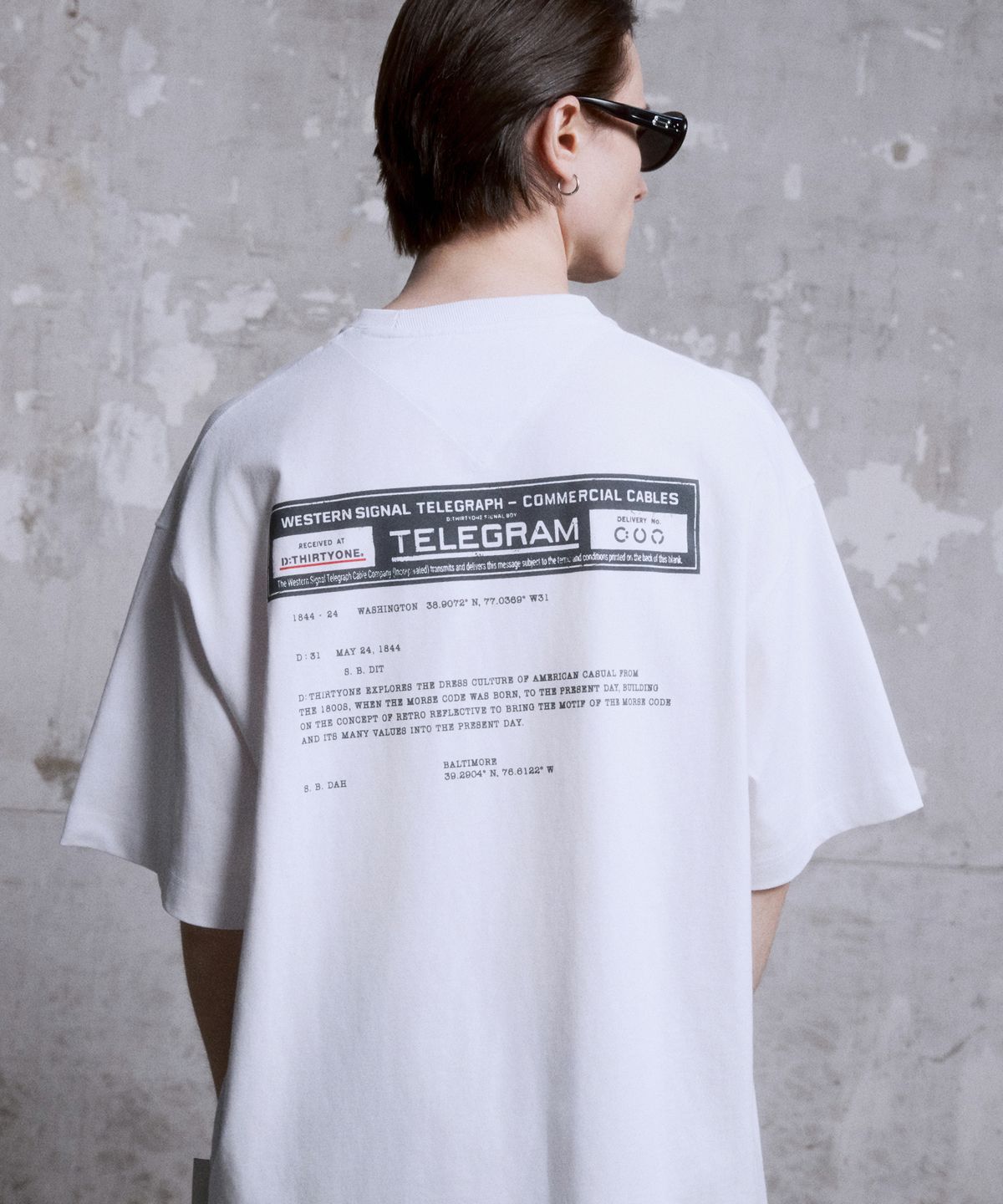 디써티원(DTHIRTYONE) Telegram Letter T-Shirt (White)