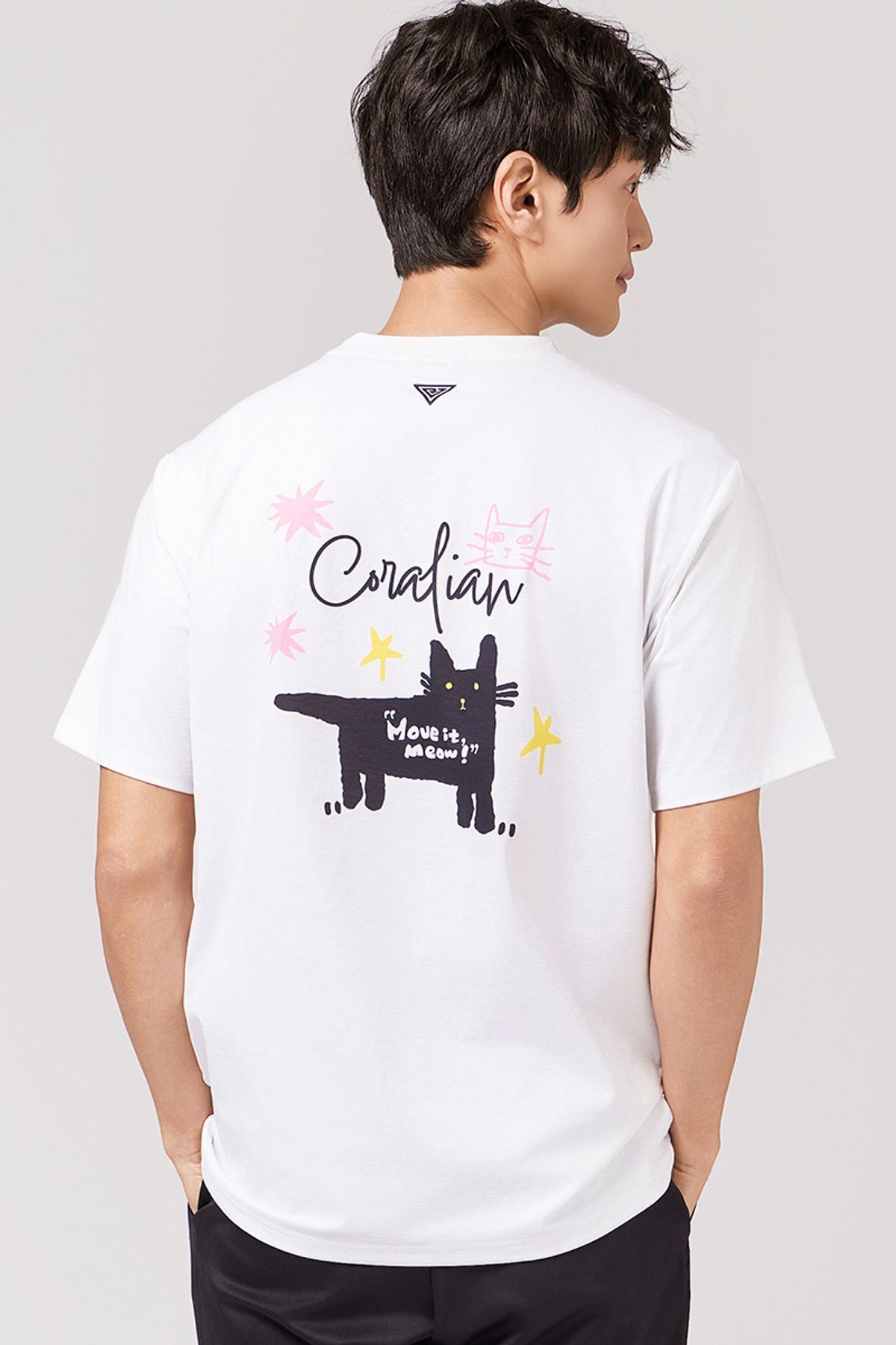 코랄리안(CORALIAN) 데일리 소로나 그래픽 라운드 티셔츠 남성용 화이트