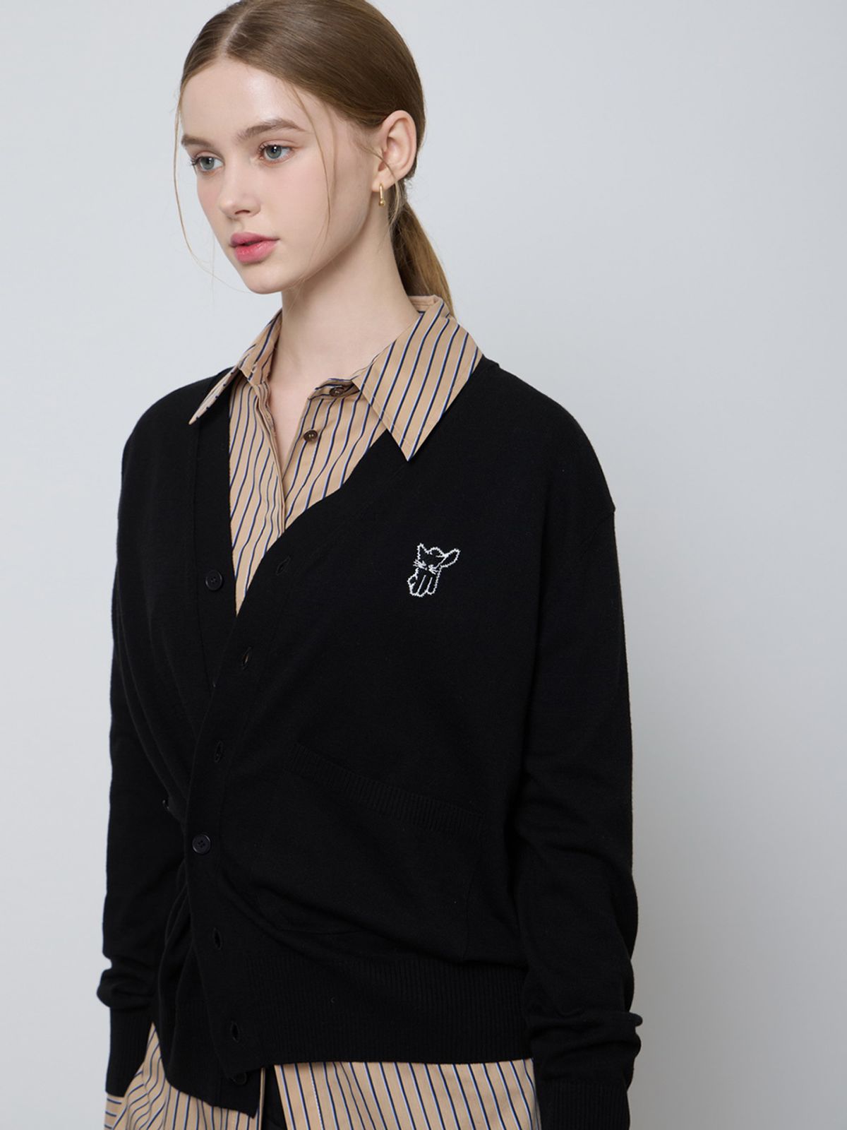 엘유브이엠(LUVM) MITCHI V-NECK CARDIGAN_BLACK