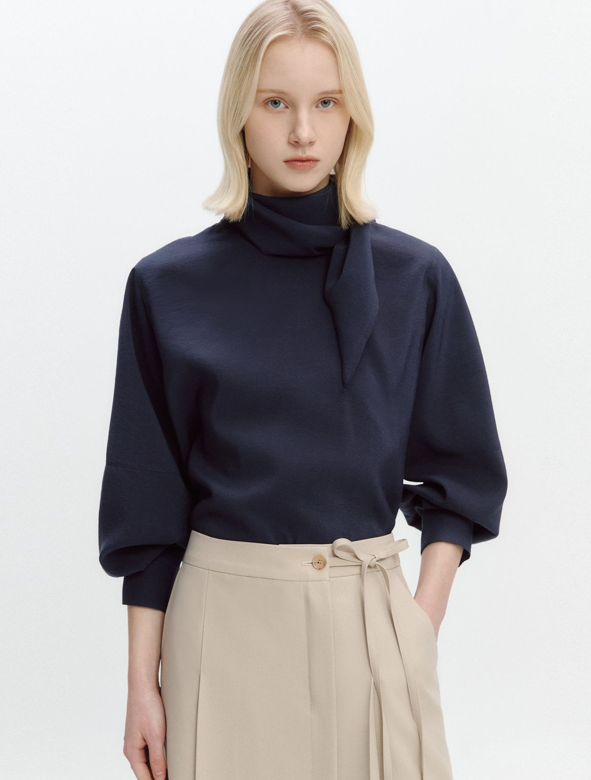 그레이데시온(GRAYDATION) Volume-sleeve Tie Strap Blouse NAVY