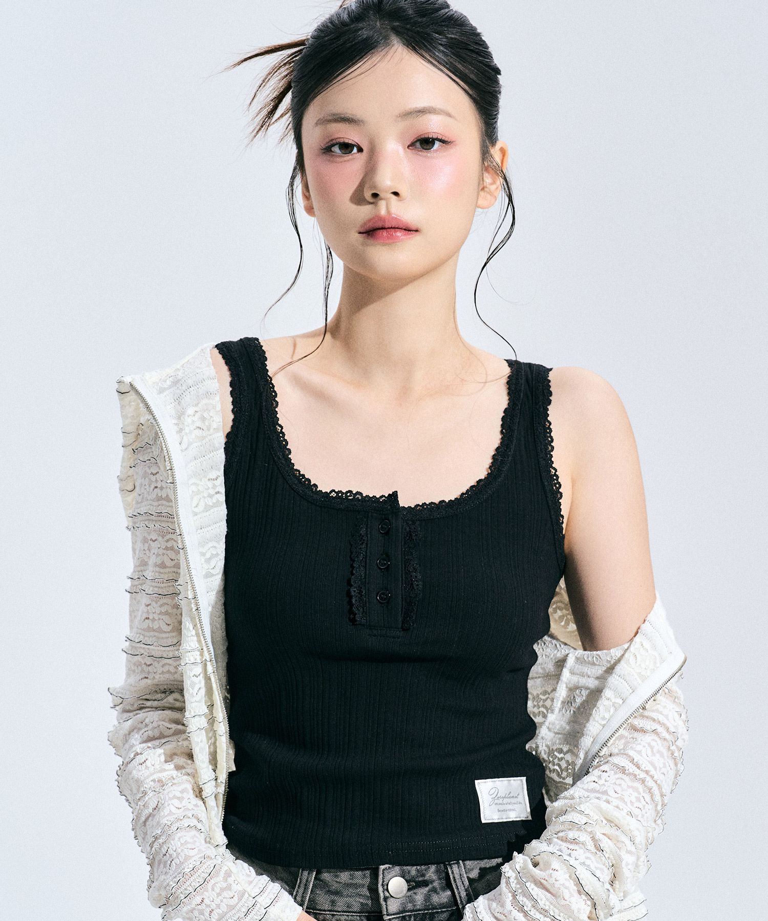 MUSINSA | ZEROPLANET Kelsey Button Sleeveless [BLACK]