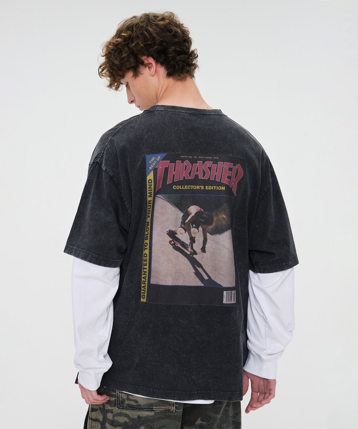트레셔(THRASHER) 매거진 커버 그래픽 반팔 티셔츠 차콜