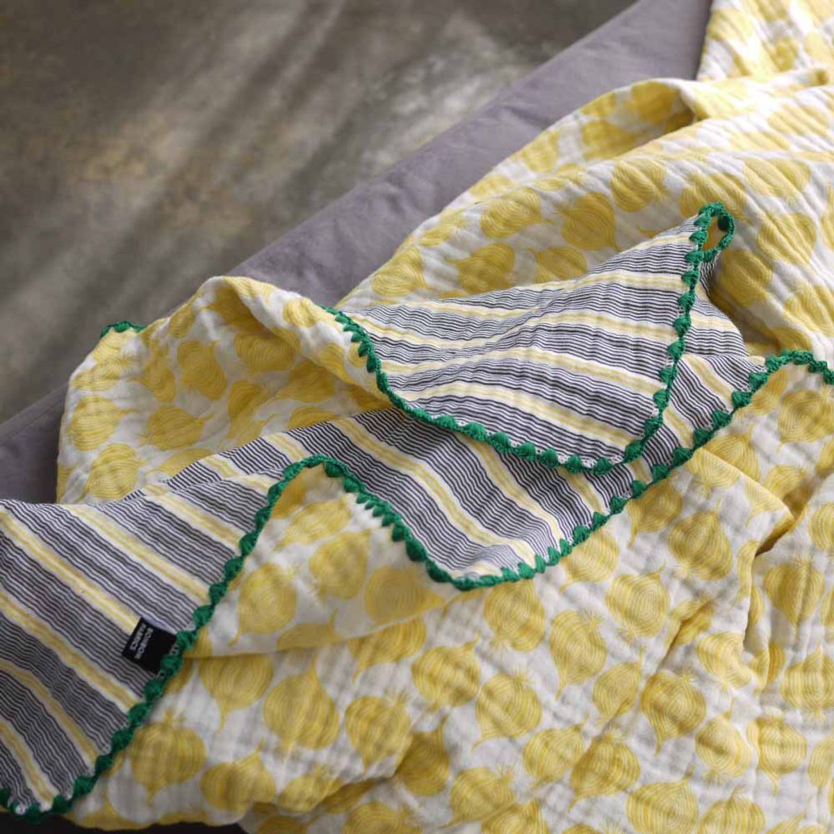 봄봄패브릭스(BOMBOM FABRICS) 4layer gauze blanket 4중거즈 블랭킷/yellow onion + yellow stripe/2size