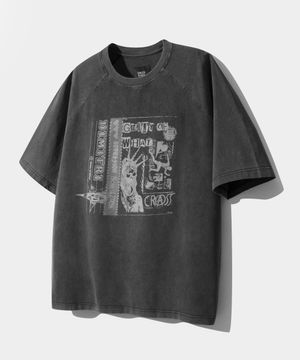 래글런 배색 피그먼트 아트웍 반팔 티셔츠_차콜