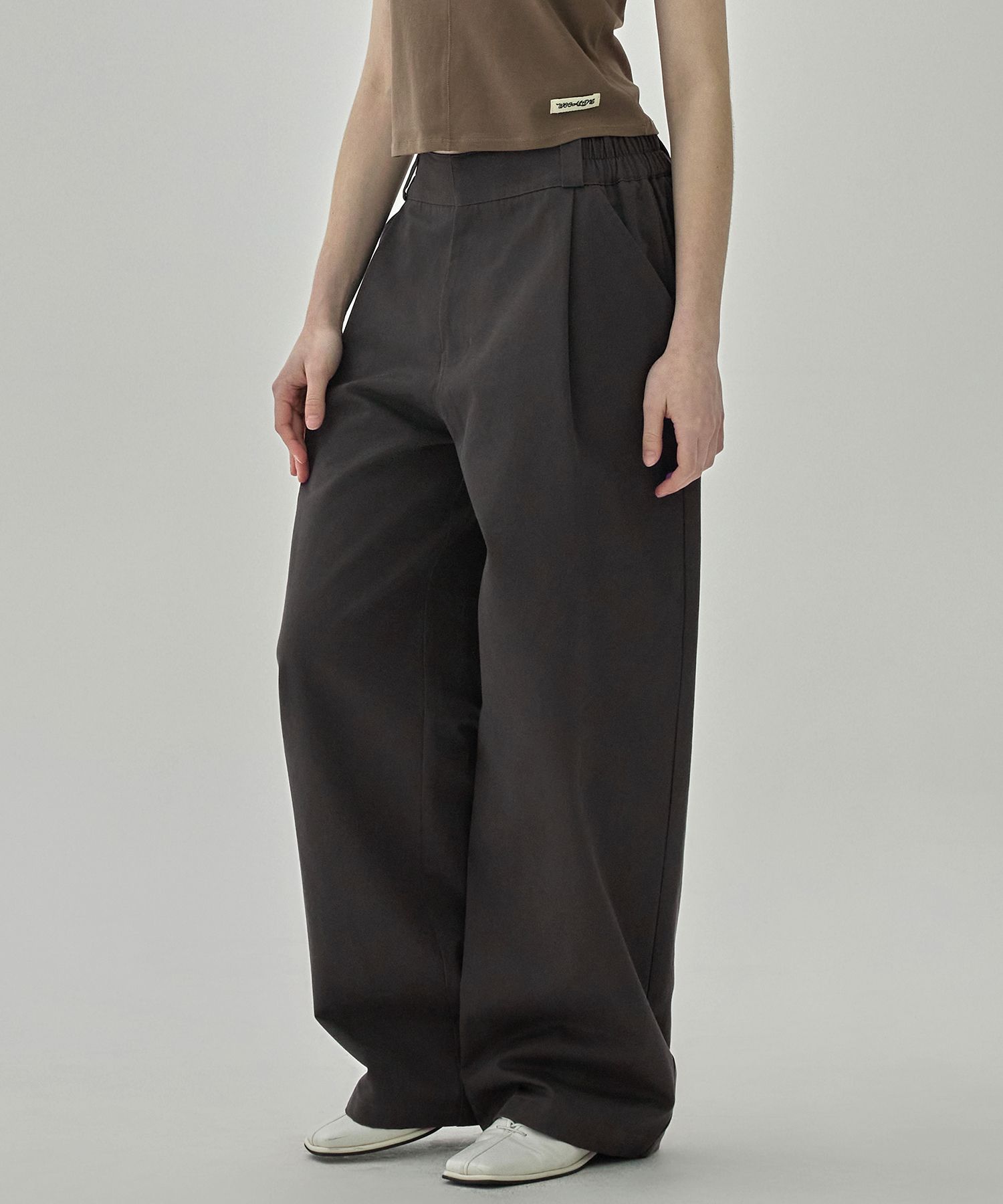 [WOOALONG]★25SS★韓国人気★Drill Pintuck Chino Pants MUSINSA | WOOALONG Drill Pintuck Chino Pants - CHARCOAL