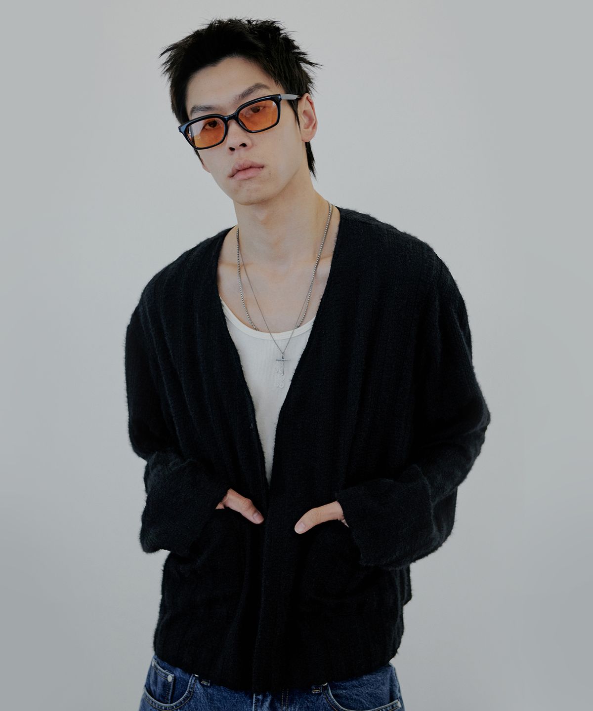 누아클레(NUAKLE) 브이넥 히든 가디건_블랙