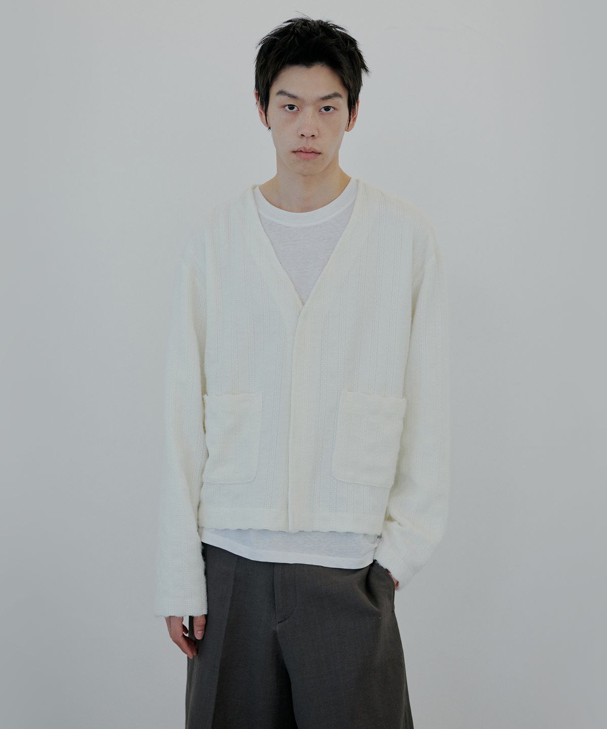 누아클레(NUAKLE) 브이넥 히든 가디건_아이보리