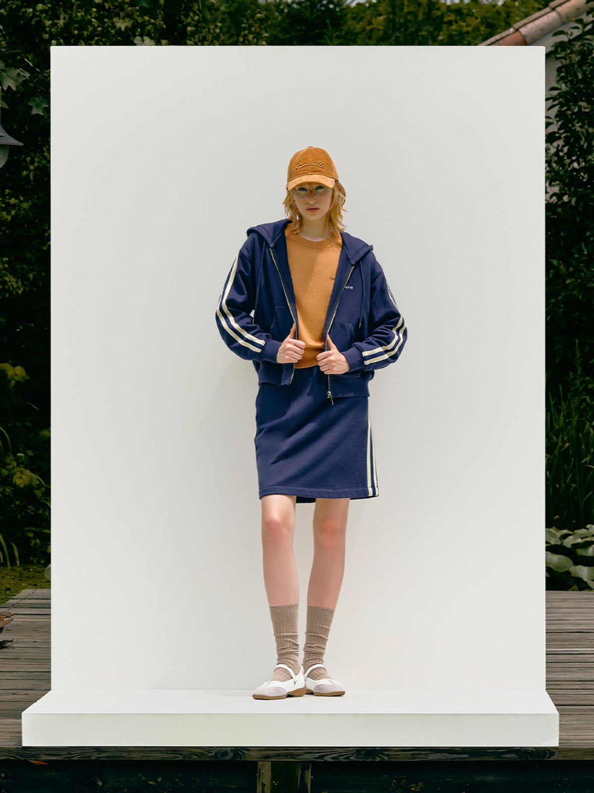 엘유브이엠(LUVM) STRING LINE SKIRT_NAVY