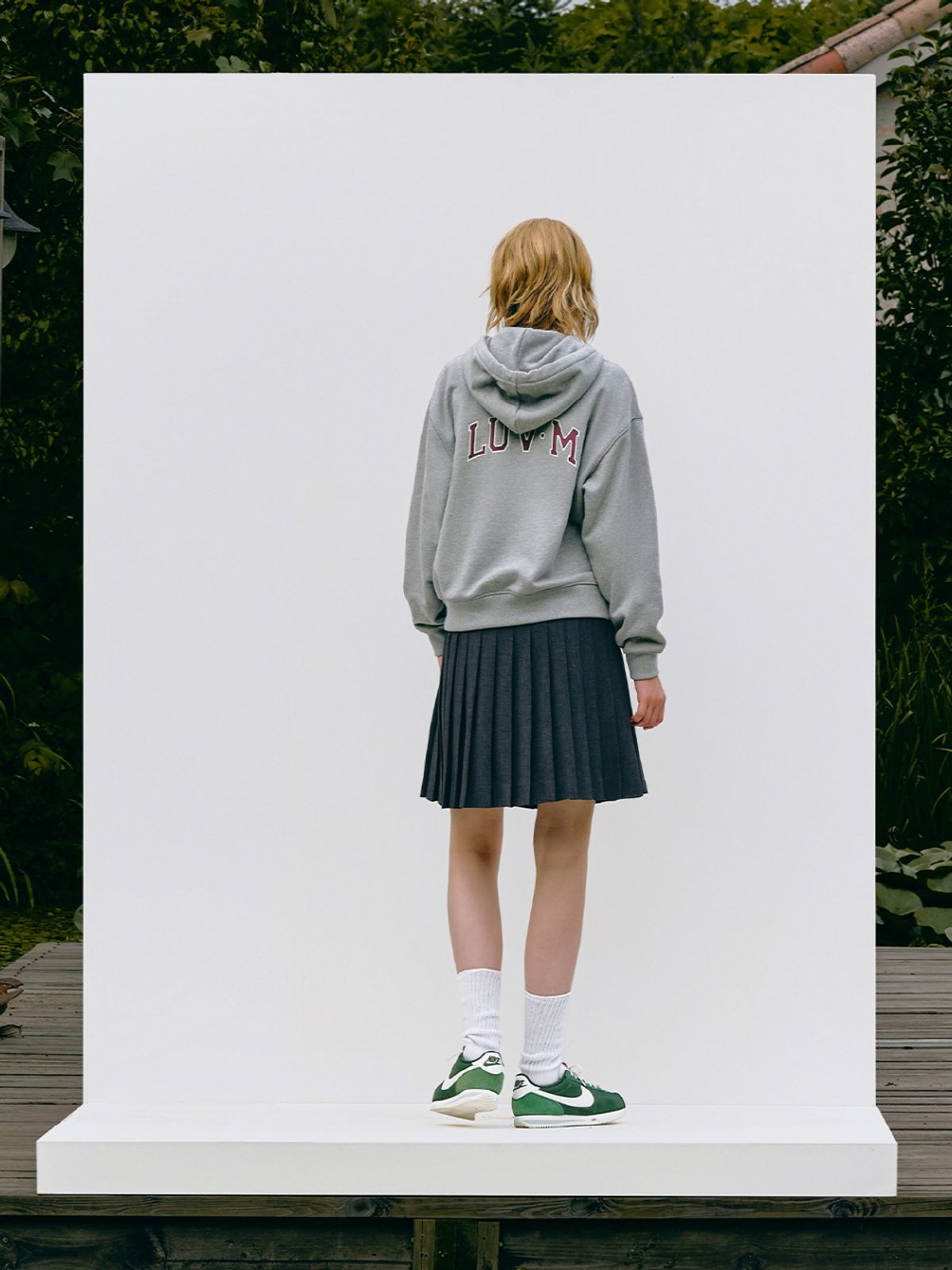 엘유브이엠(LUVM) BACK LOGO HOODIE_MELANGE GRAY