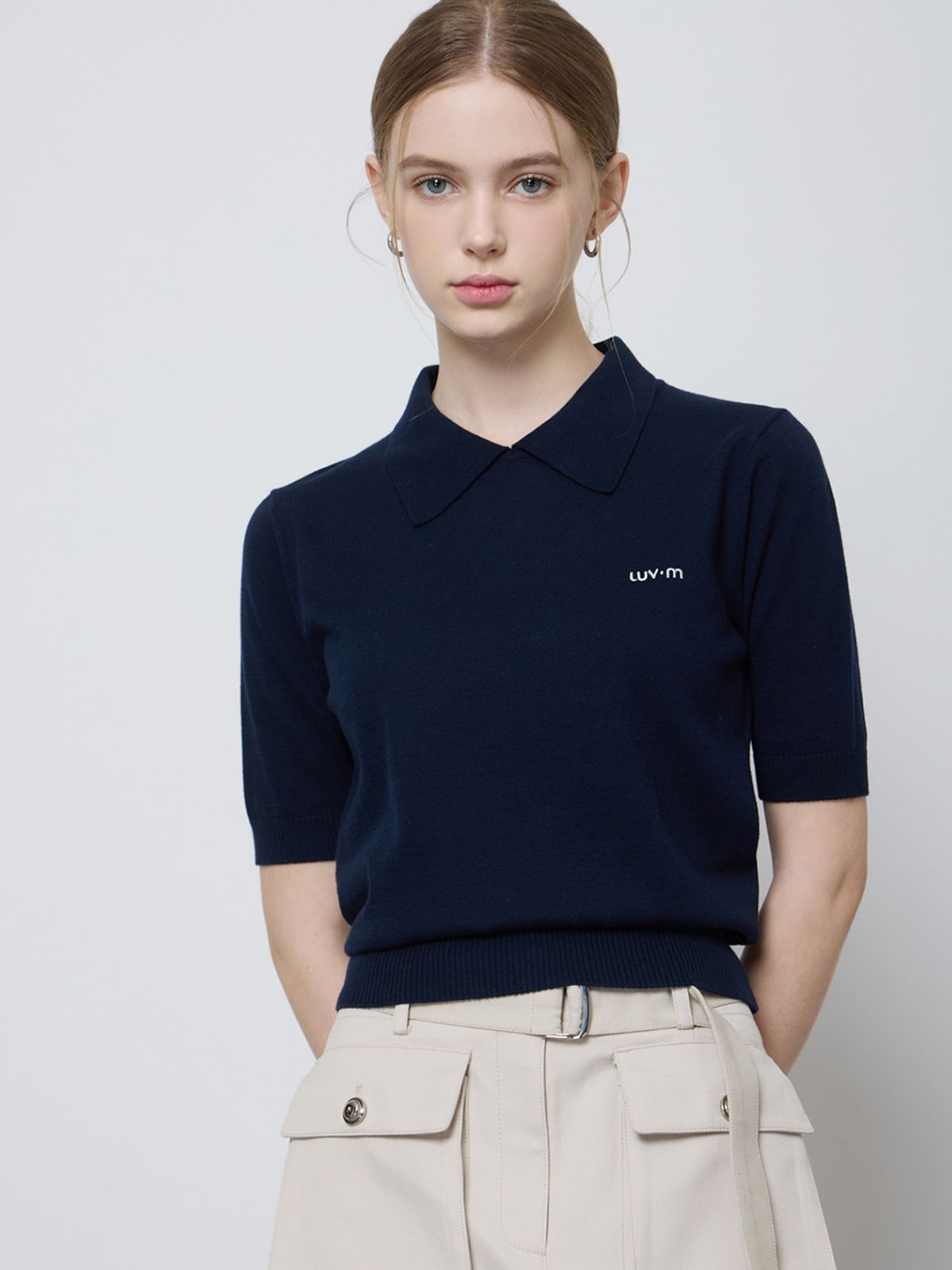 엘유브이엠(LUVM) LOGO COLLAR KNIT_NAVY