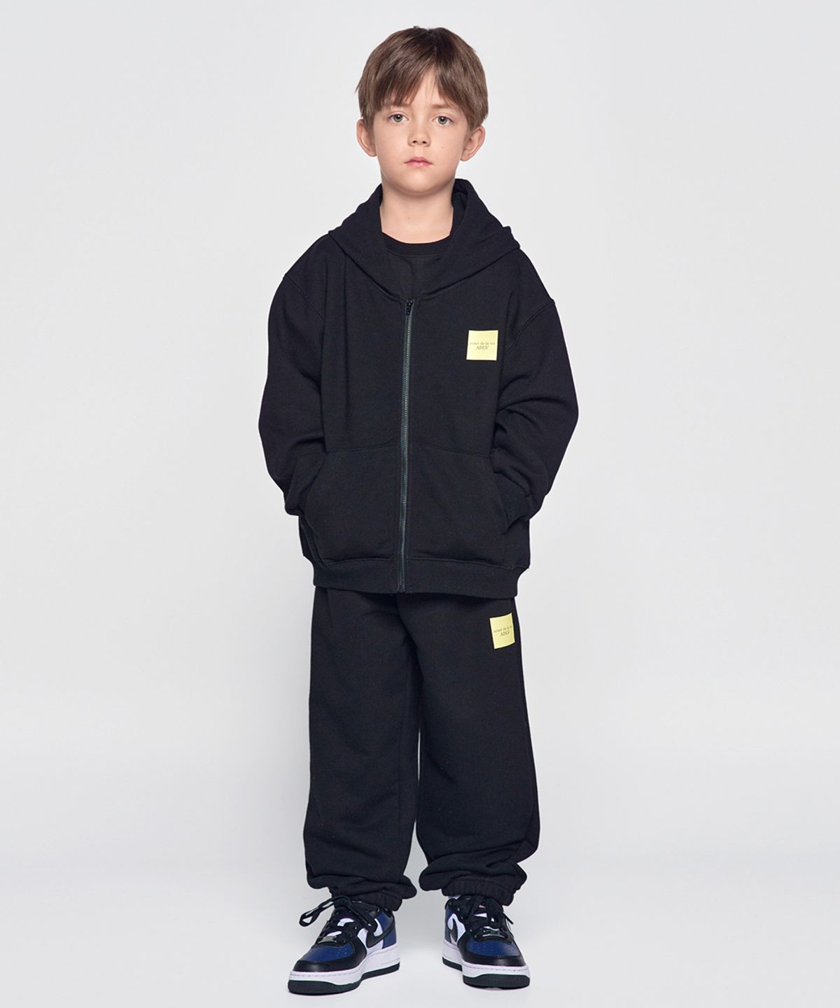 아크메드라비 키즈(acmedelaviekids) KIDS BOX BASIC LOGO JOGGER PANTS (3COLOR)