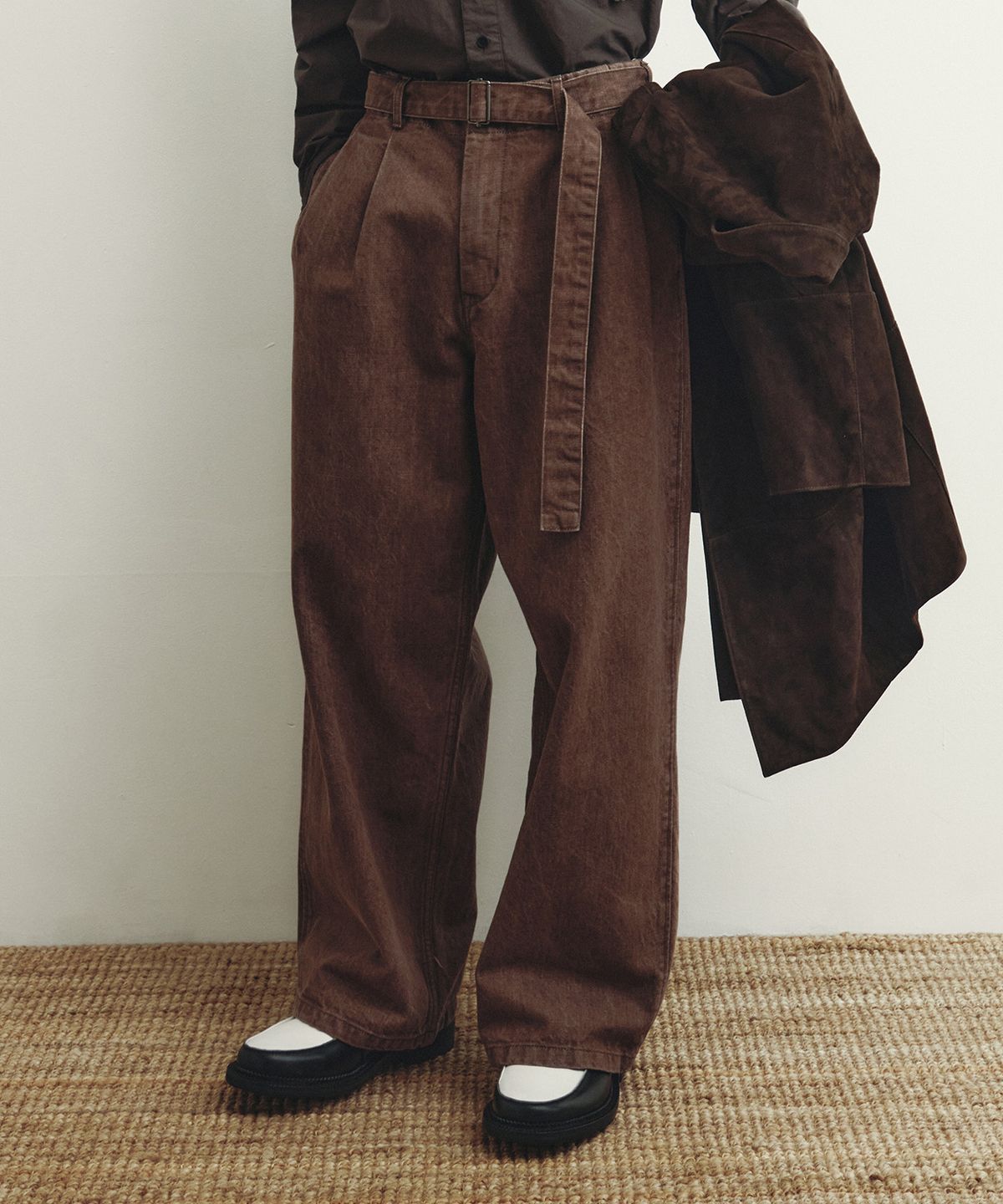 유스(YOUTH) Belted Denim Pants - Brown