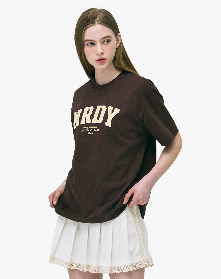 【NERDY】人気ブランド★ Arch Logo Short Sleeve T-Shirt MUSINSA公式 | NERDY Arch Logo Short Sleeve T-Shirt (White