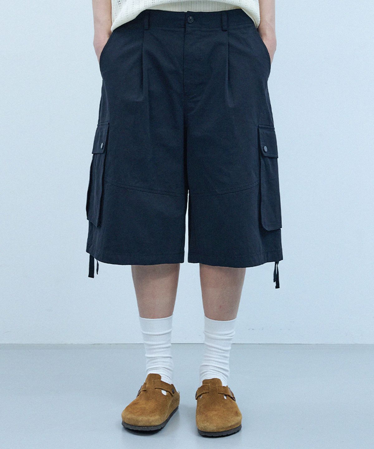 꼬모니노즈(COMONINOZ) BERMUDA CARGO PANTS [BLACK]