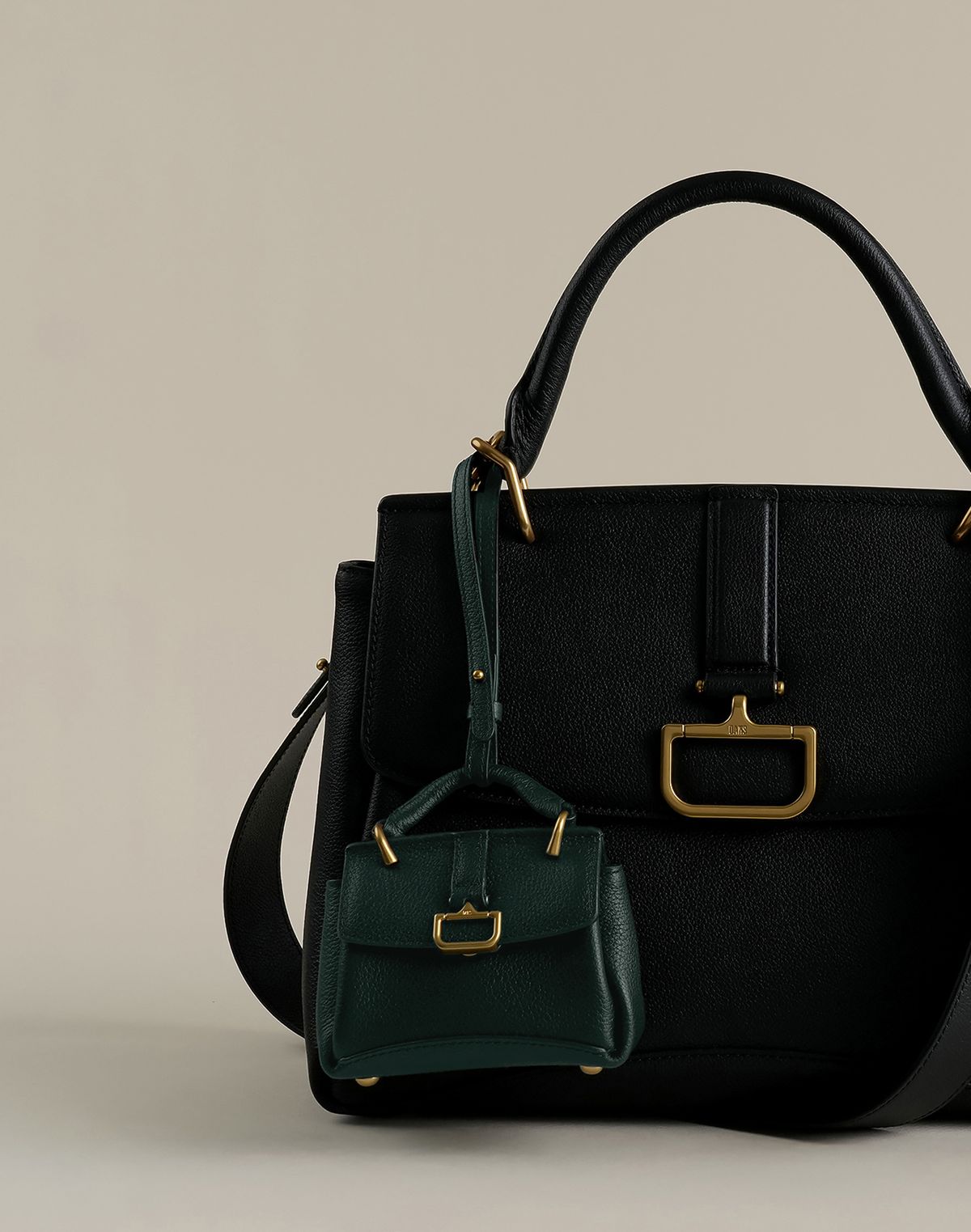 닥스 여성 액세서리(DAKS WOMENS ACCESSORIES) [BIRKBECK CHARLOTTE] 버크백샬롯 그린 소가죽 미니어처 키링 겸 참장식 DCHO5F563E2