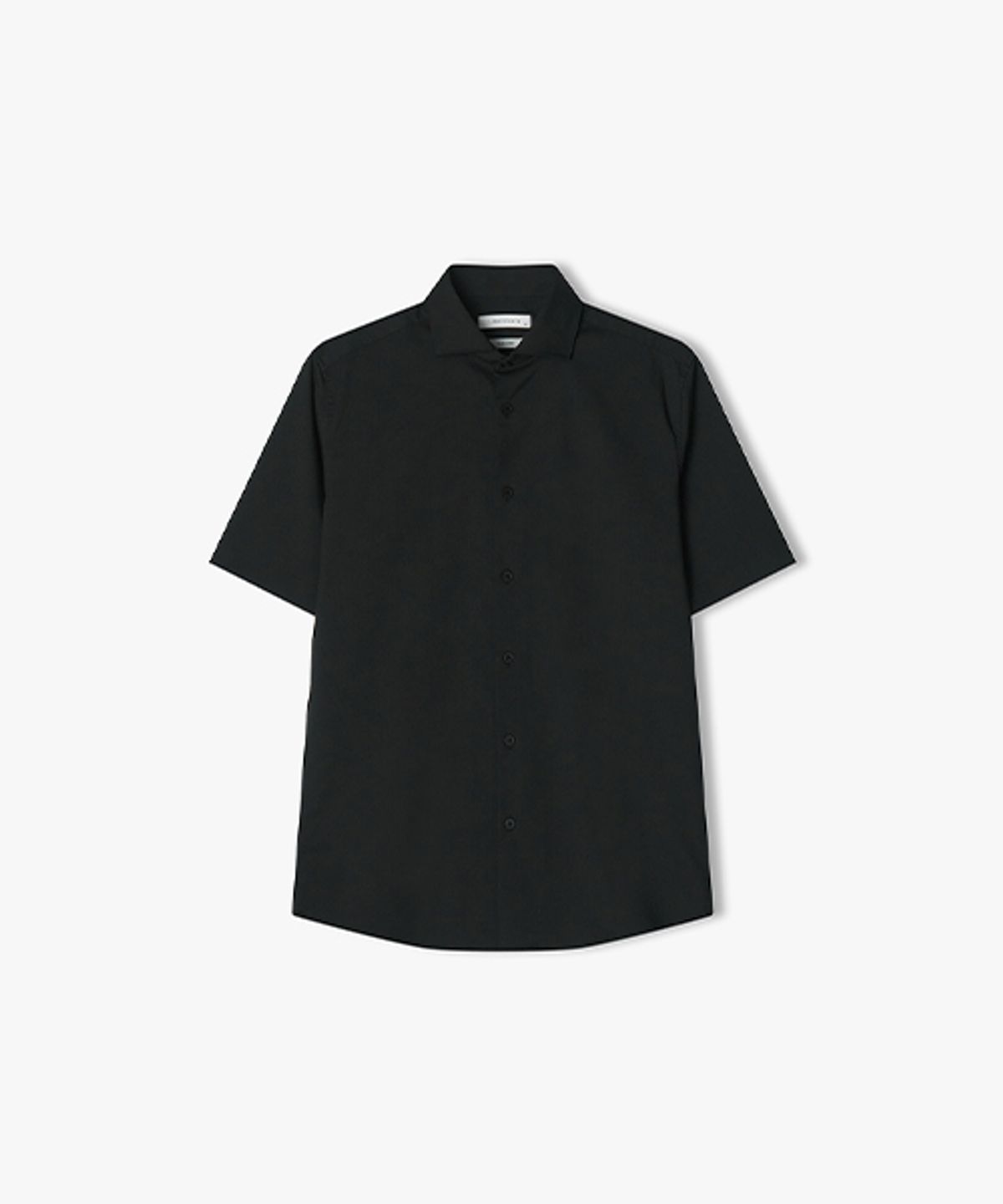 리버클래시(LIBERCLASSY) [25SS] LLM31583 블랙 슬림핏 와이드 카라 비즈니스 반팔 셔츠