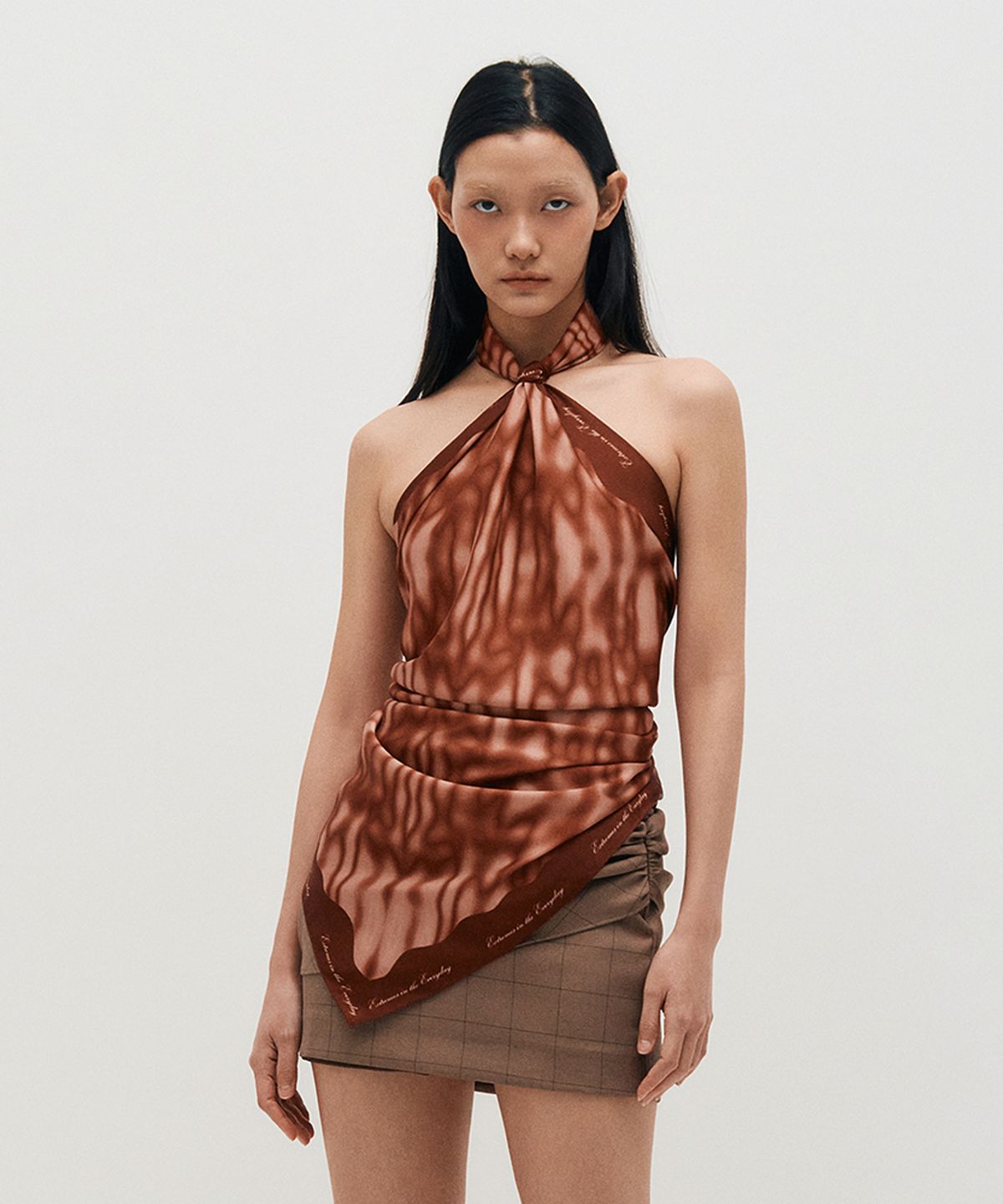 킴지수(KIMZISU) Haze Motif Square Scarf 95 _ RED