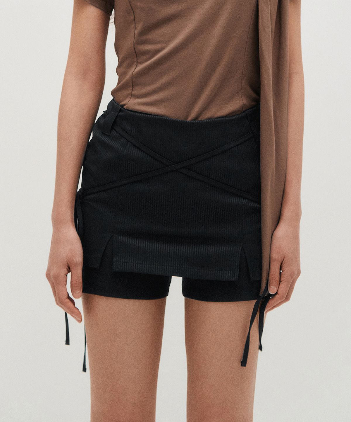 킴지수(KIMZISU) Ribbon Tied Mini Skirt Pants _ BLACK