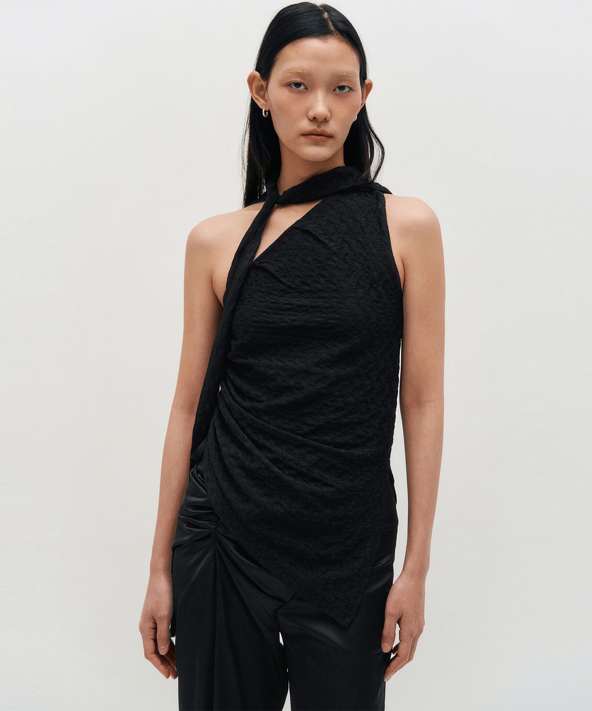 킴지수(KIMZISU) One Shoulder Lace Top _ BLACK