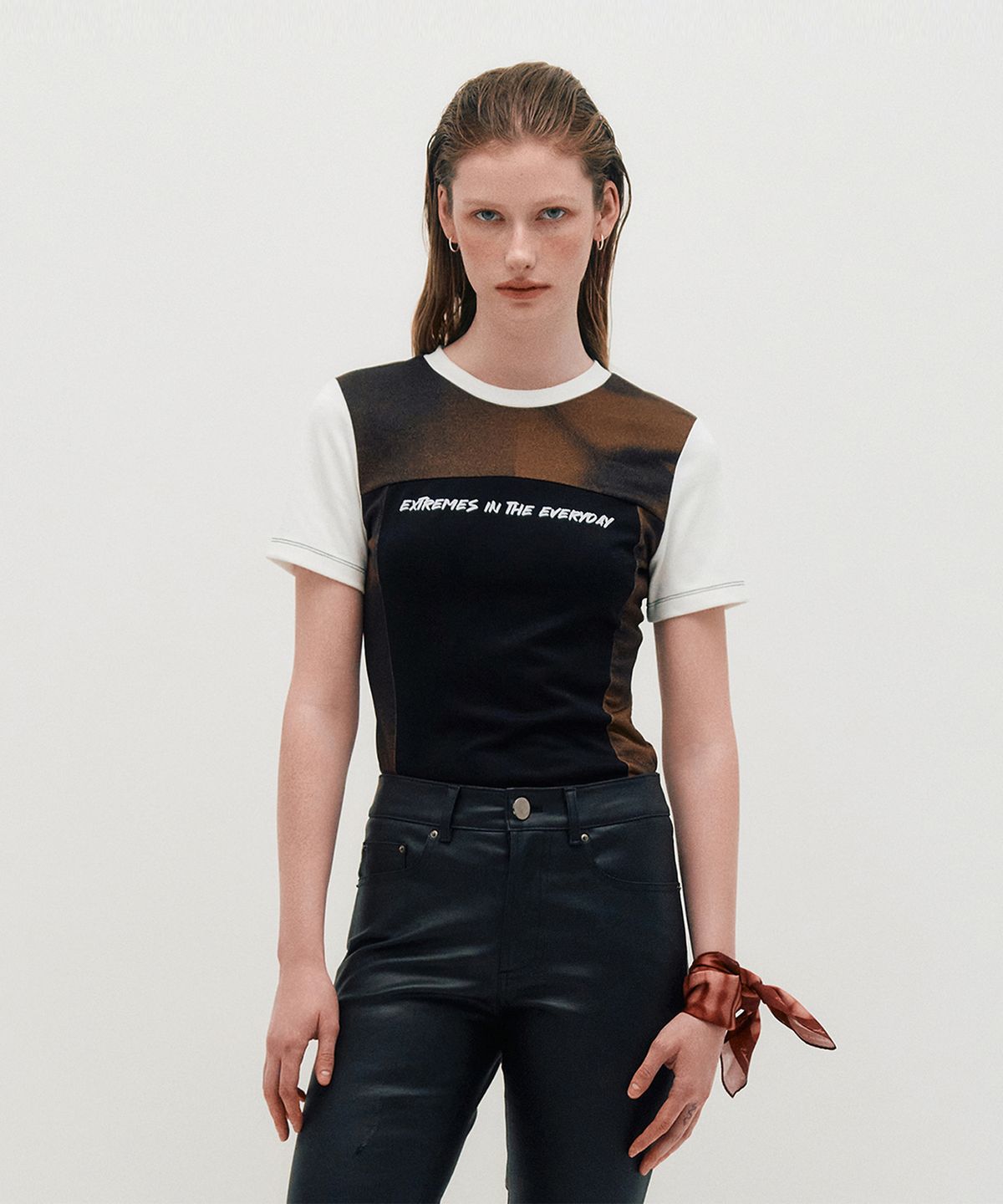 킴지수(KIMZISU) Blocked Graphic SS T-shirt _ BROWN