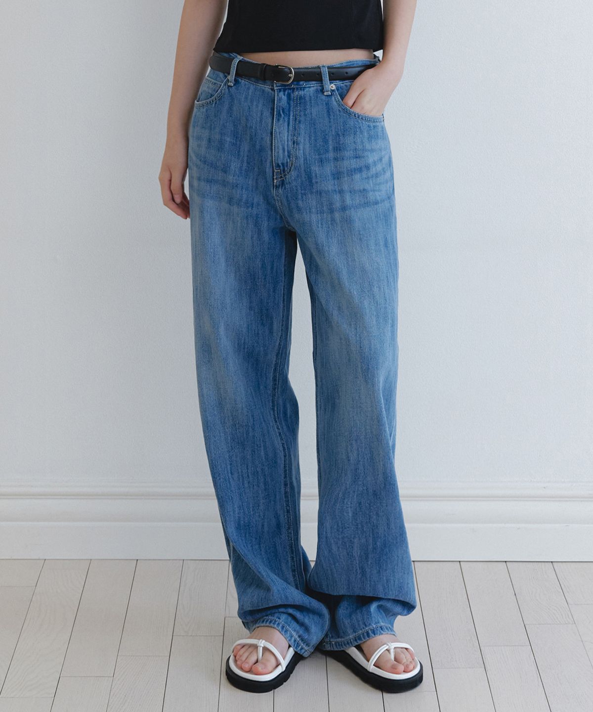 유라고(URAGO) Brushed semi wide denim