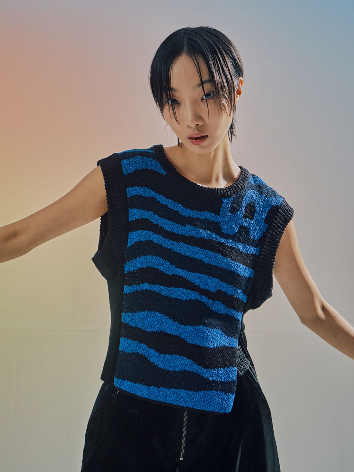 비건타이거(VEGAN TIGER) 로고 웨이브 슬릿 니트