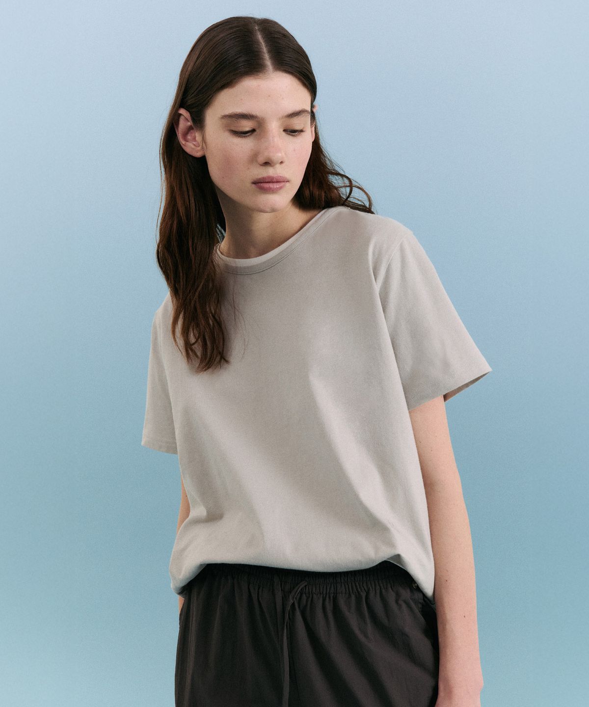 로라로라(ROLAROLA) NUBASIC STANDARD ROUND NECK T-SHIRT GRAY