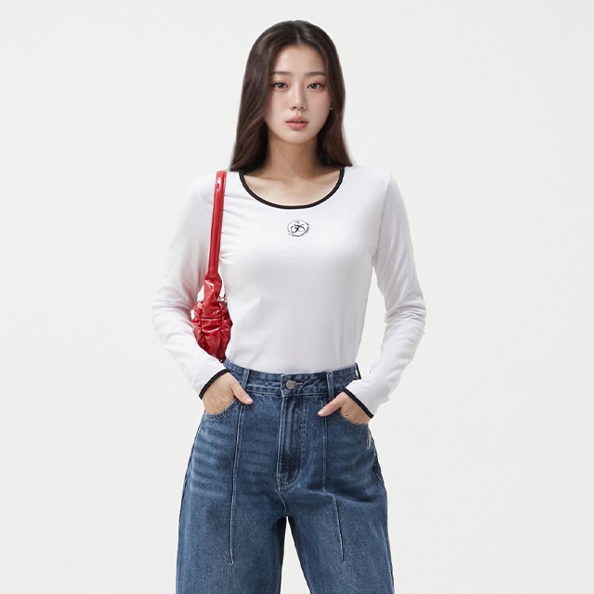 랩(LAP) 링거 자수 긴팔티셔츠 AR1CT161