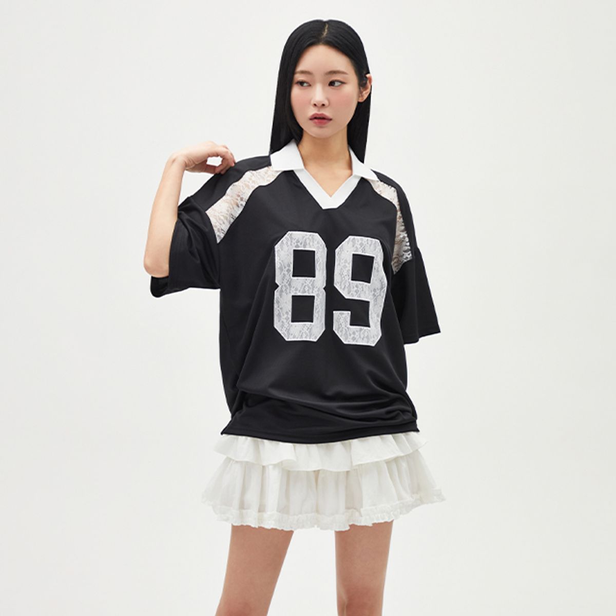 랩(LAP) 89레이스 배색 박시티셔츠 AR1CT360