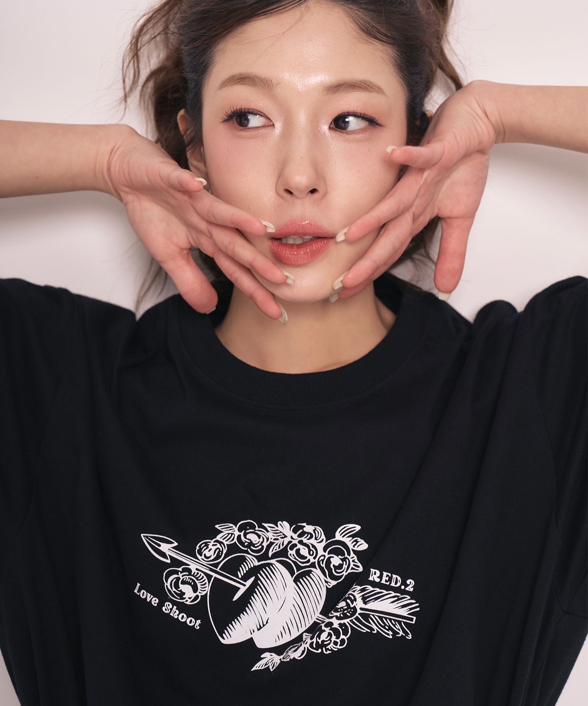 레디(RED.2) 러브 하트 반팔 블랙