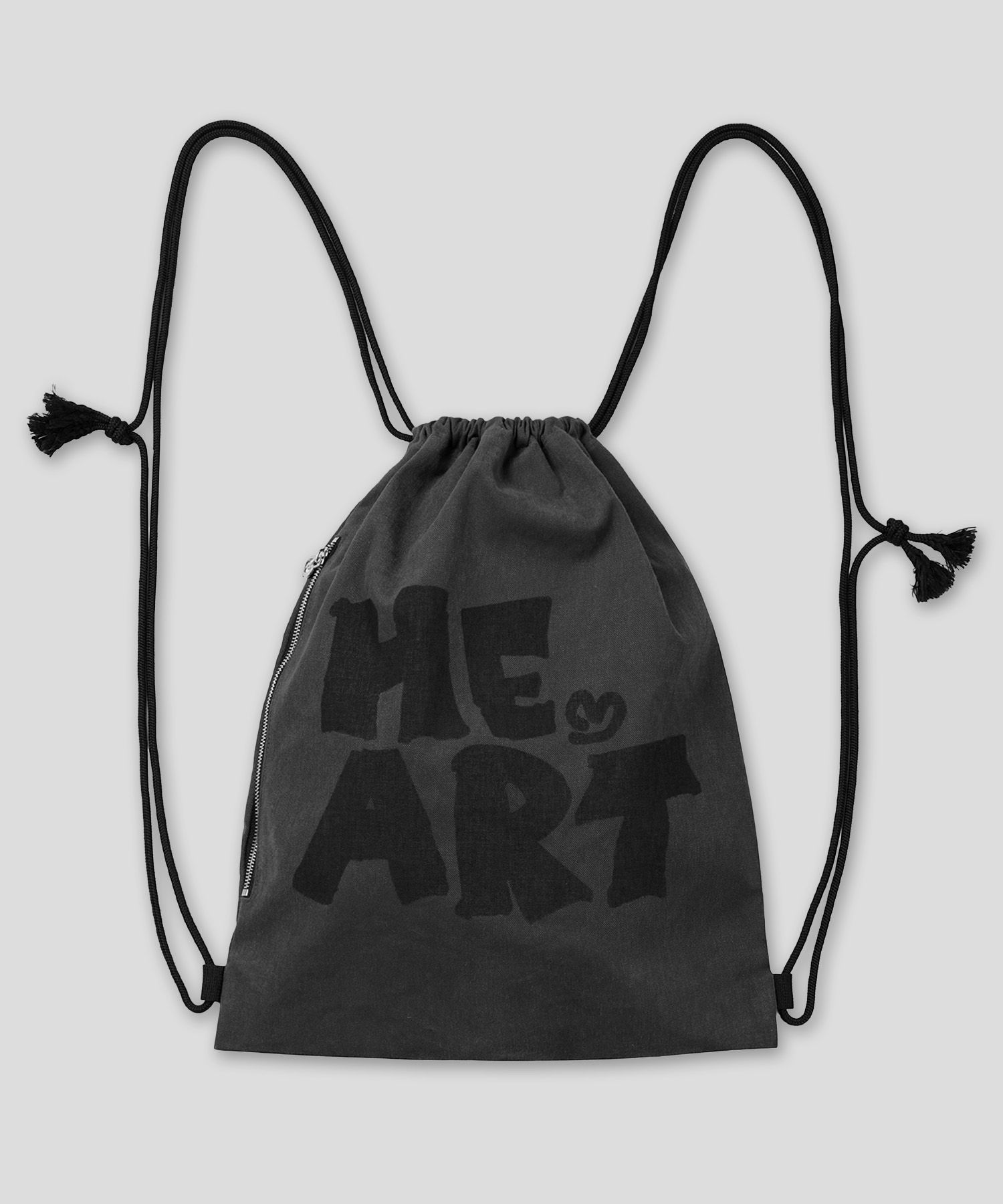 【MIMTHEWARDROBE】 One Heart String Gym Sack / 追跡付 MUSINSA公式 | MIMTHEWARDROBE One Heart String Gym Sack_Charcoal